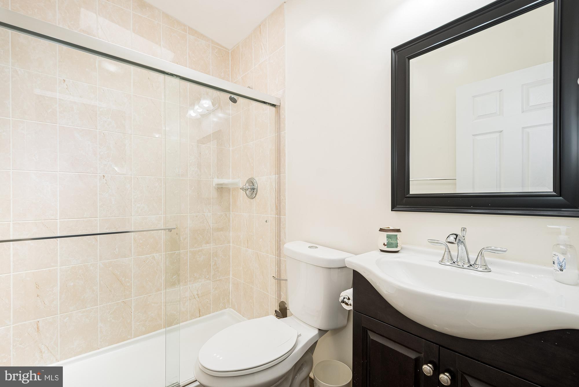 PARADISE POINT - Residential