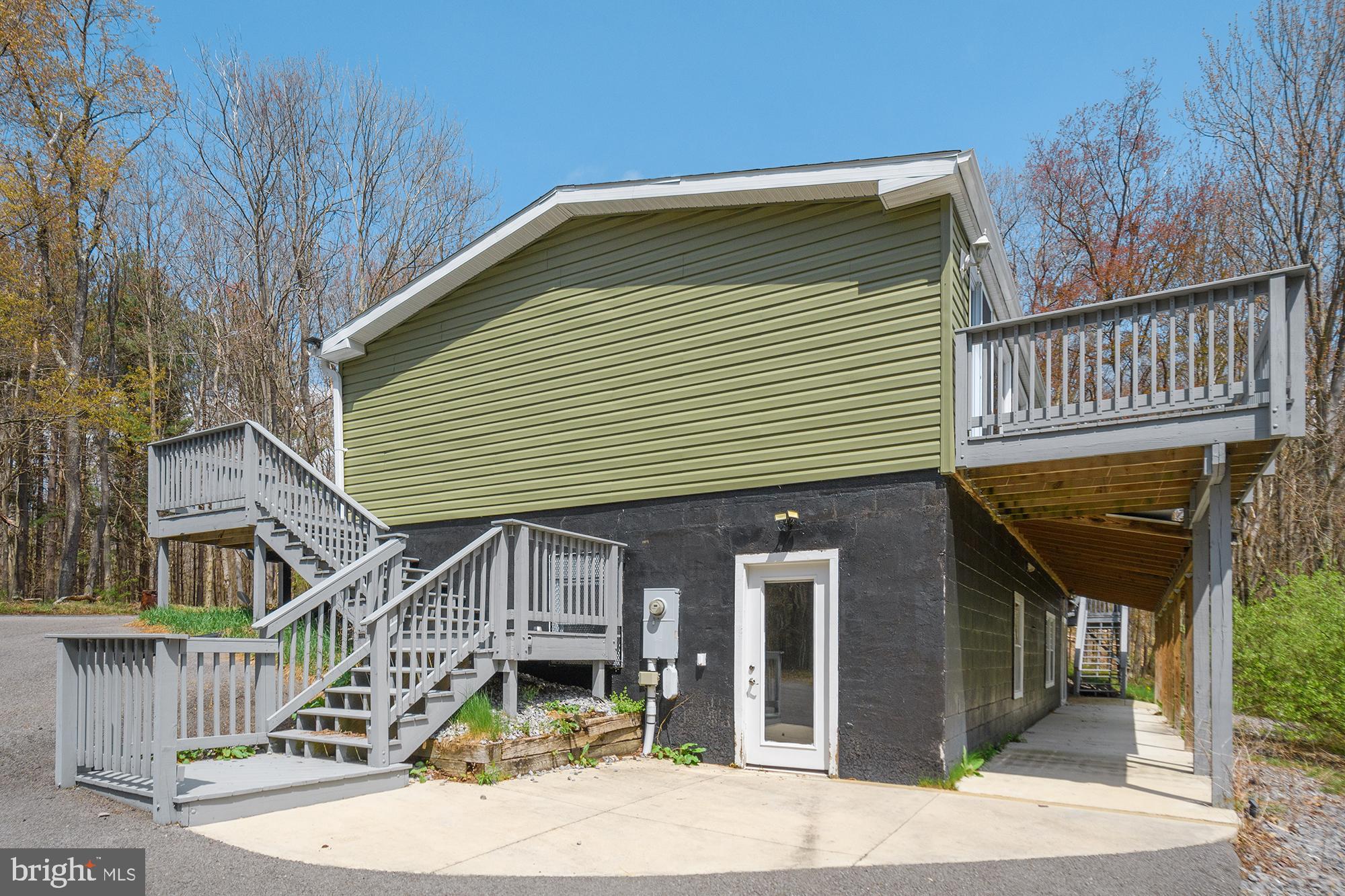 PARADISE POINT - Residential