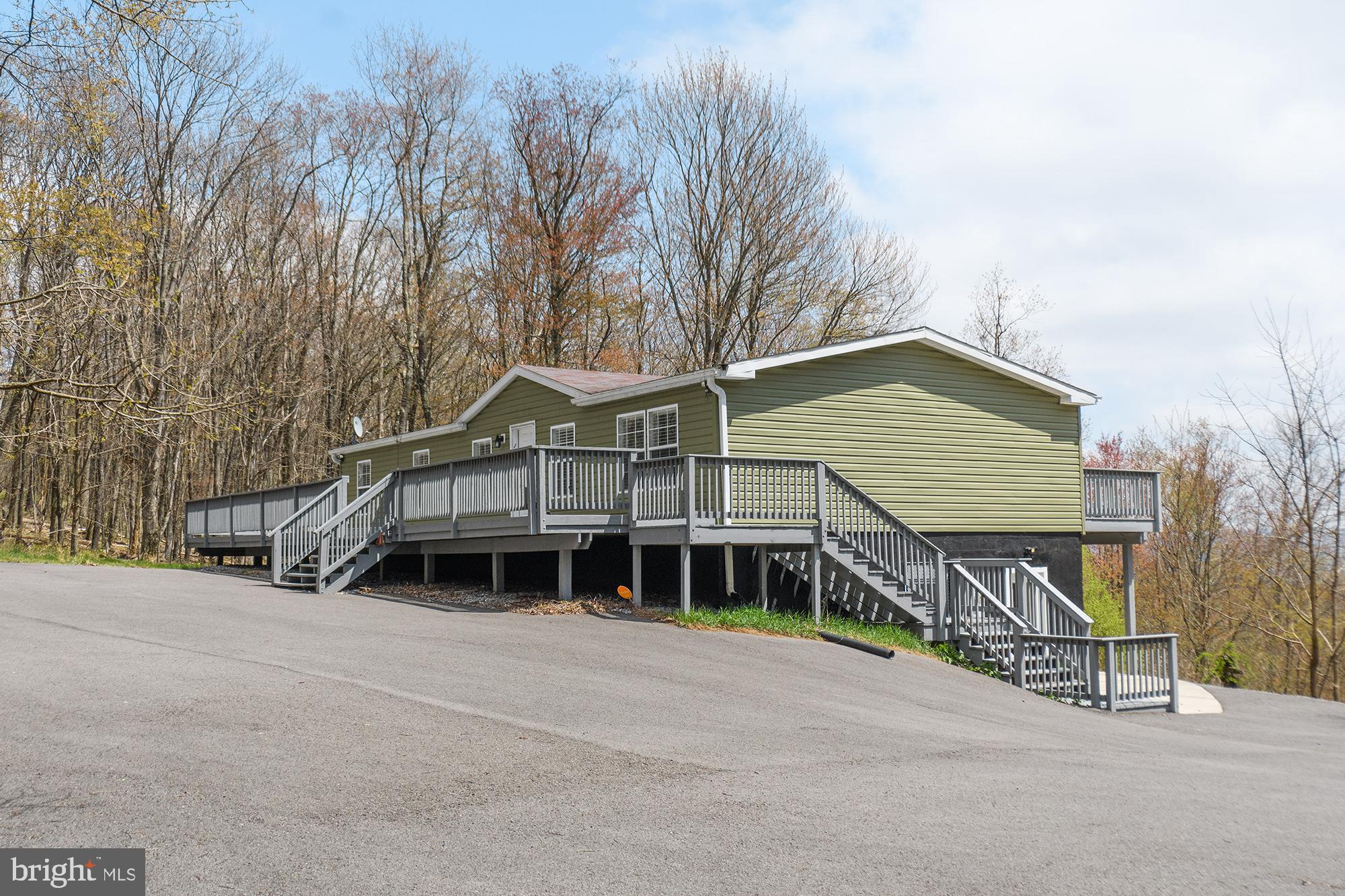 PARADISE POINT - Residential