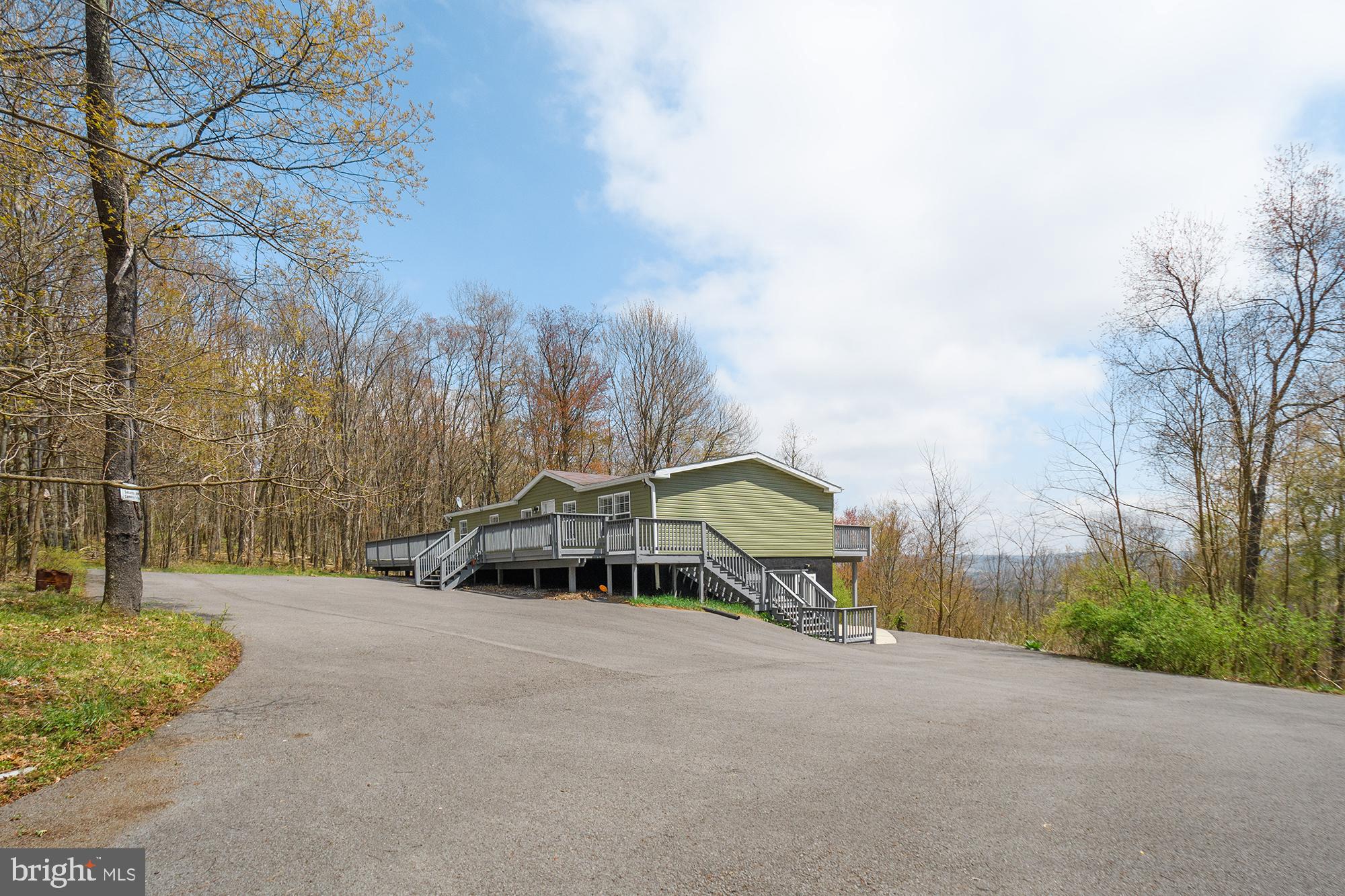 PARADISE POINT - Residential