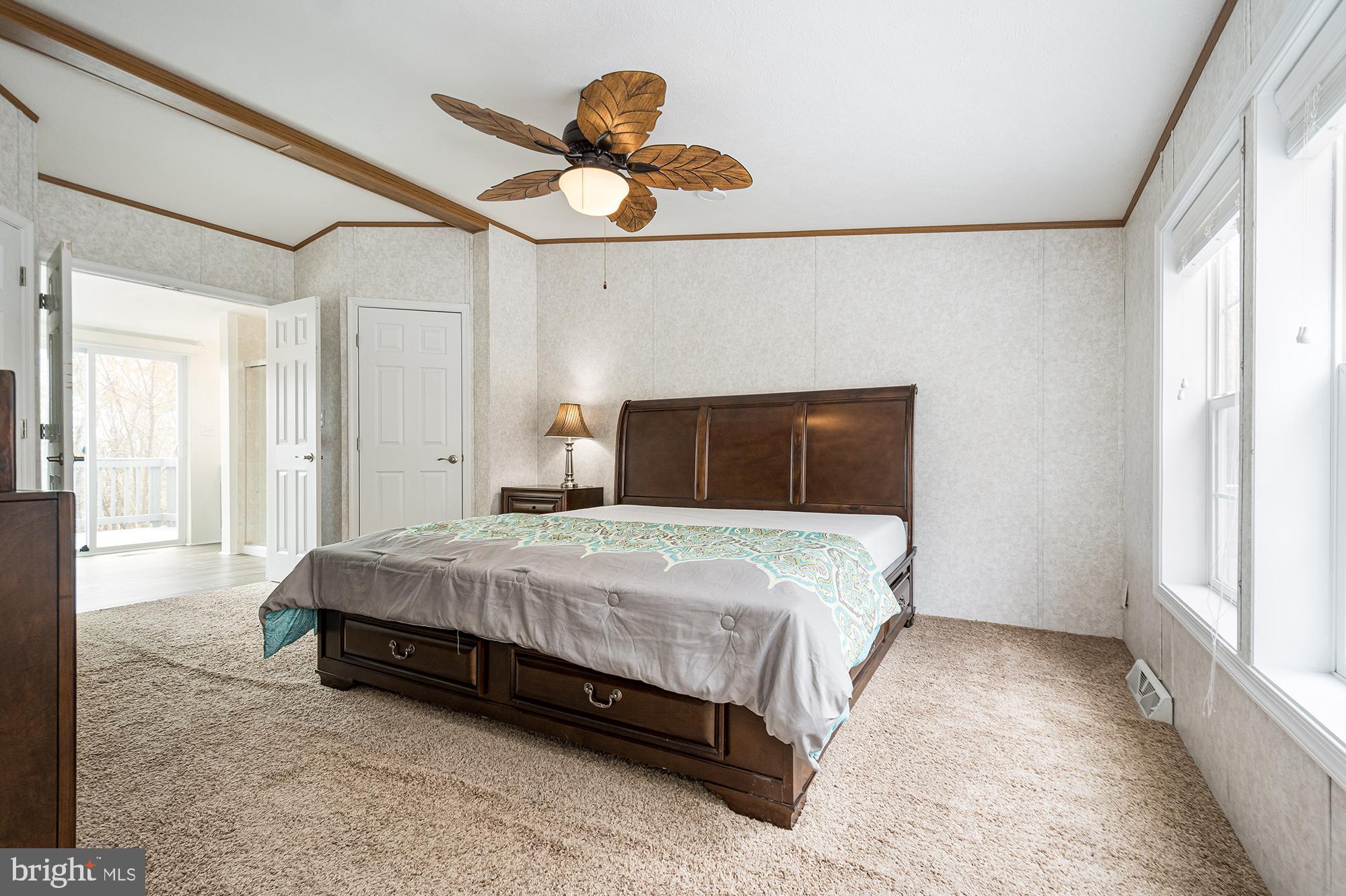 PARADISE POINT - Residential