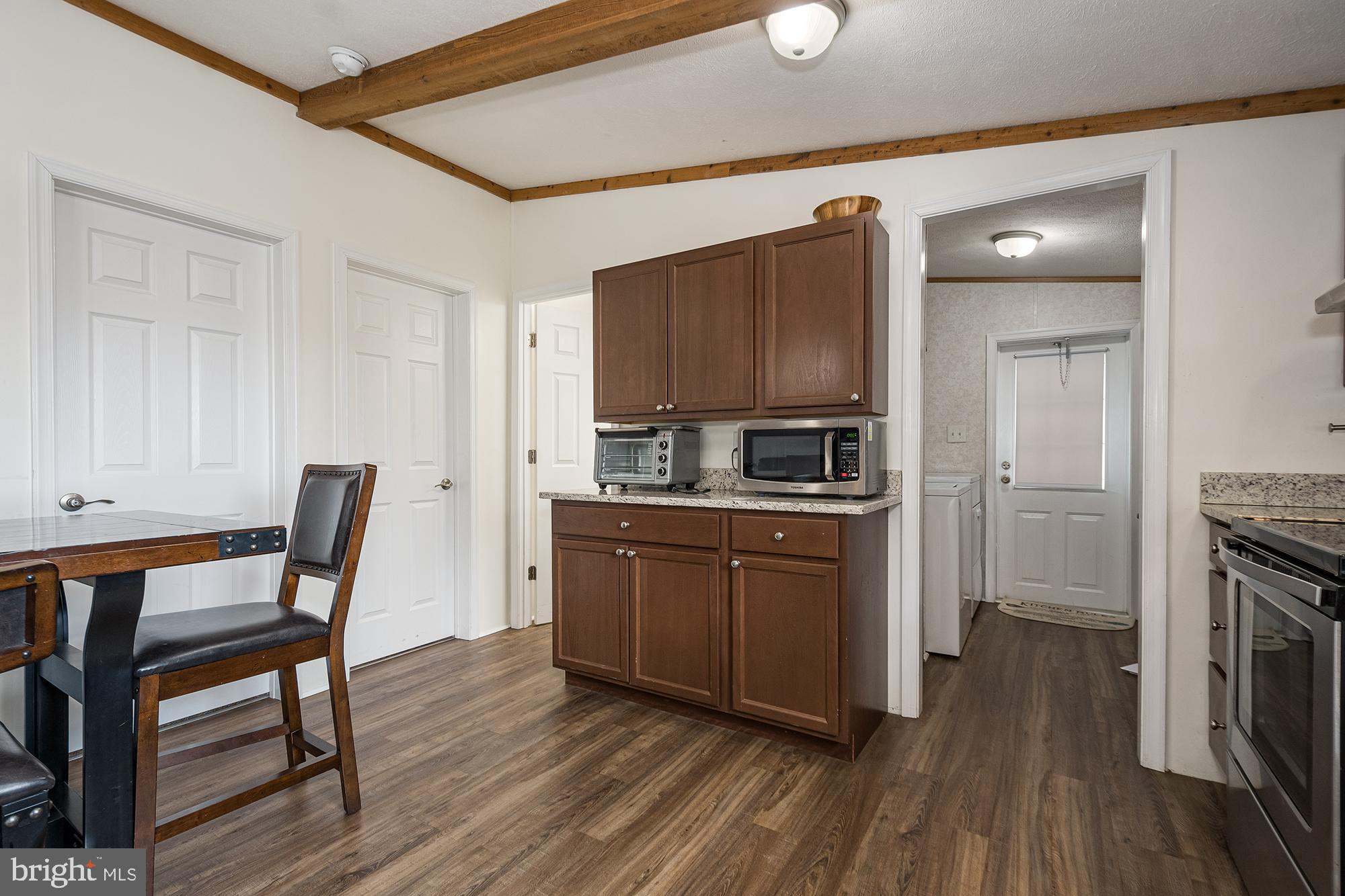 PARADISE POINT - Residential