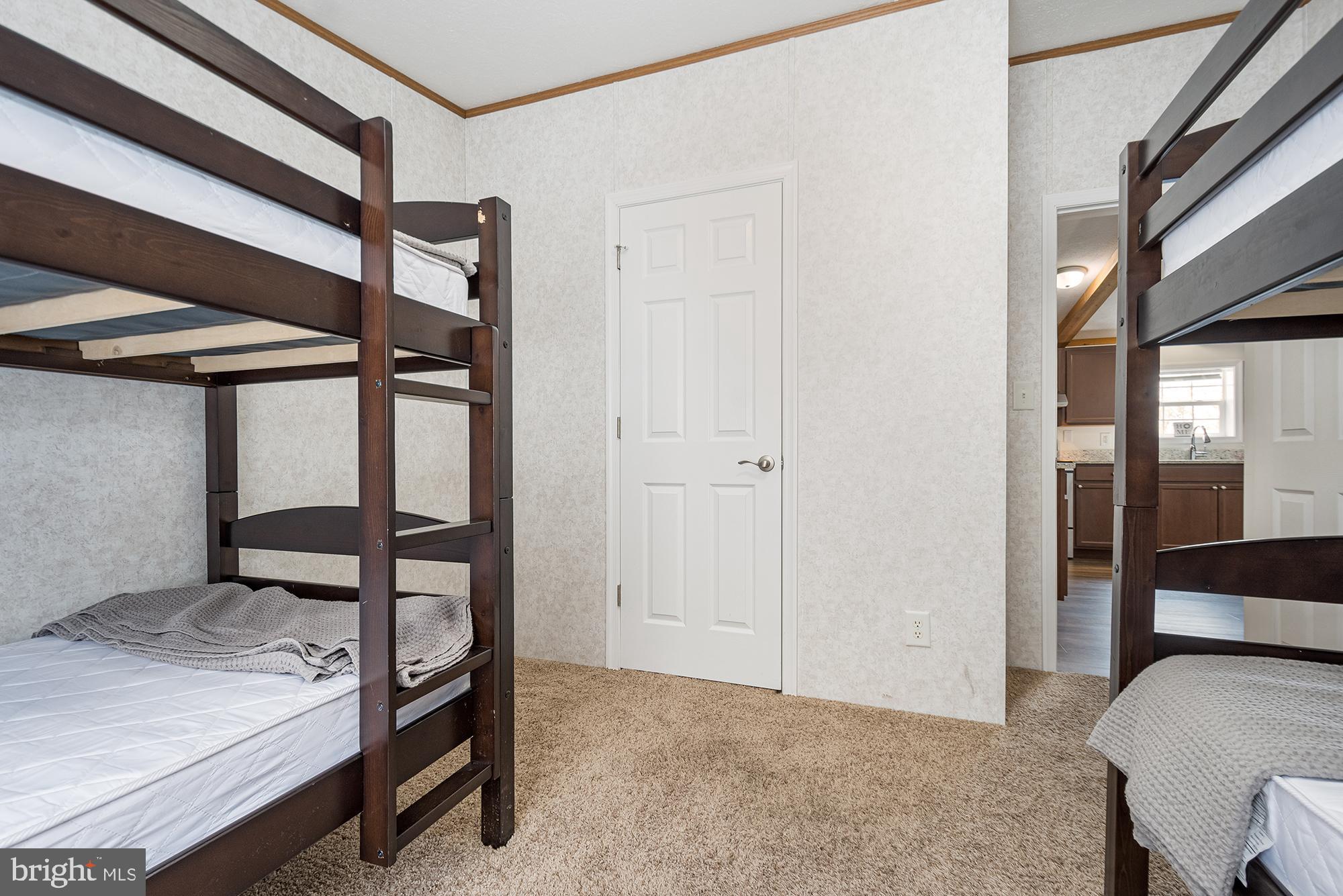 PARADISE POINT - Residential