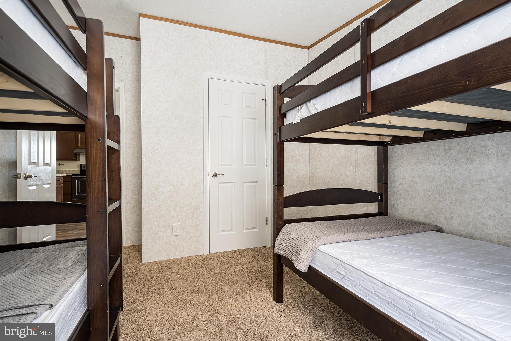 PARADISE POINT - Residential