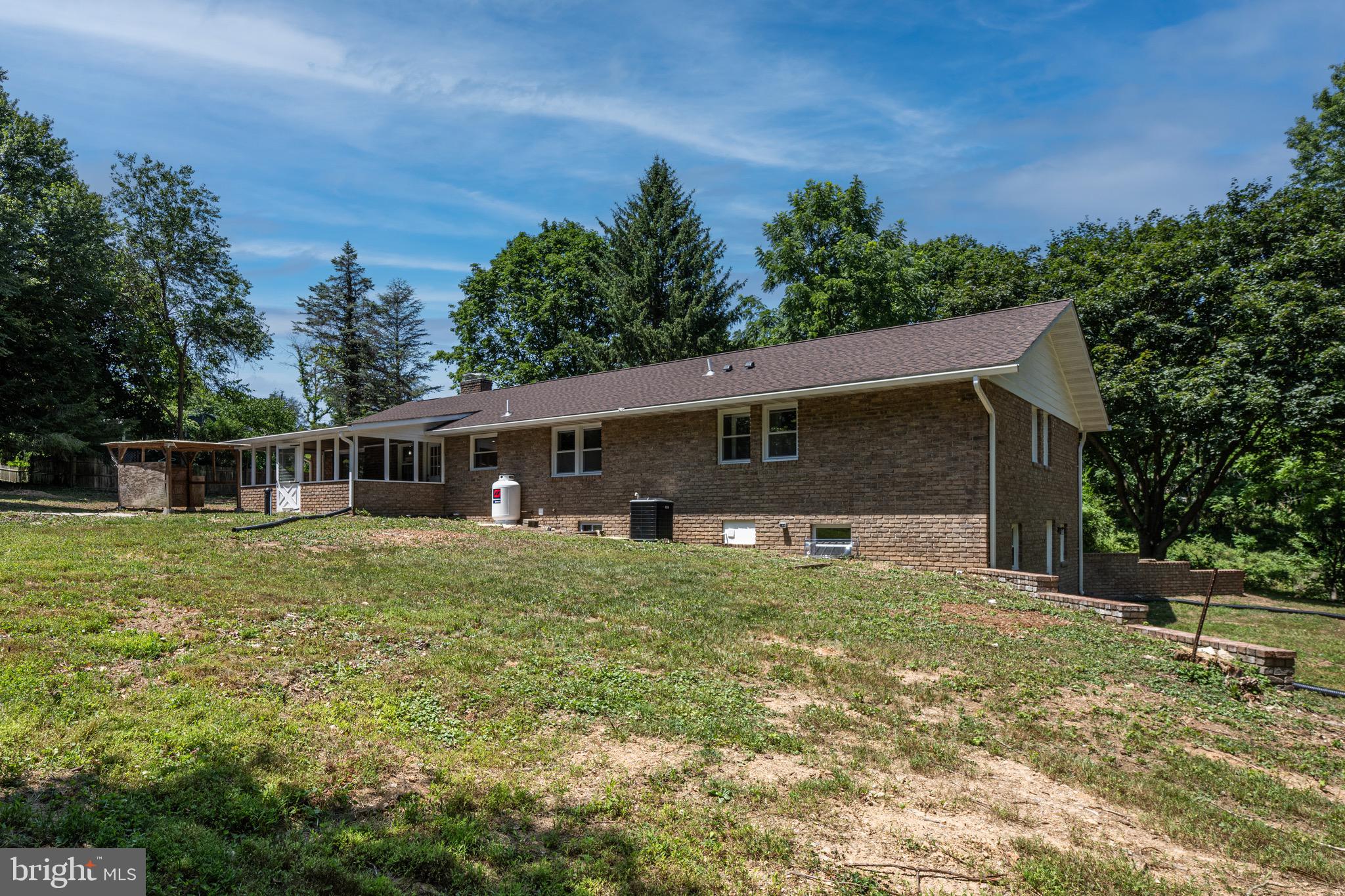 MAPLECREST - Residential