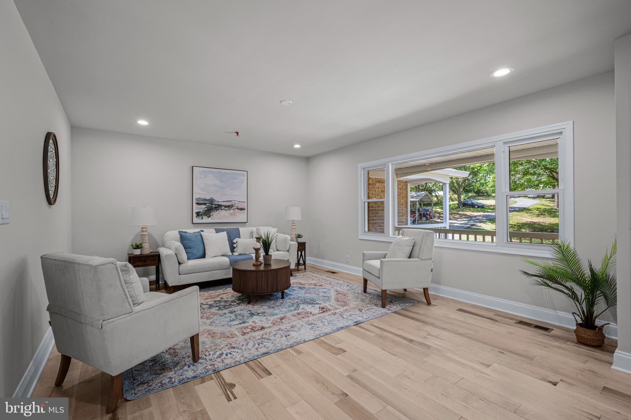 MAPLECREST - Residential