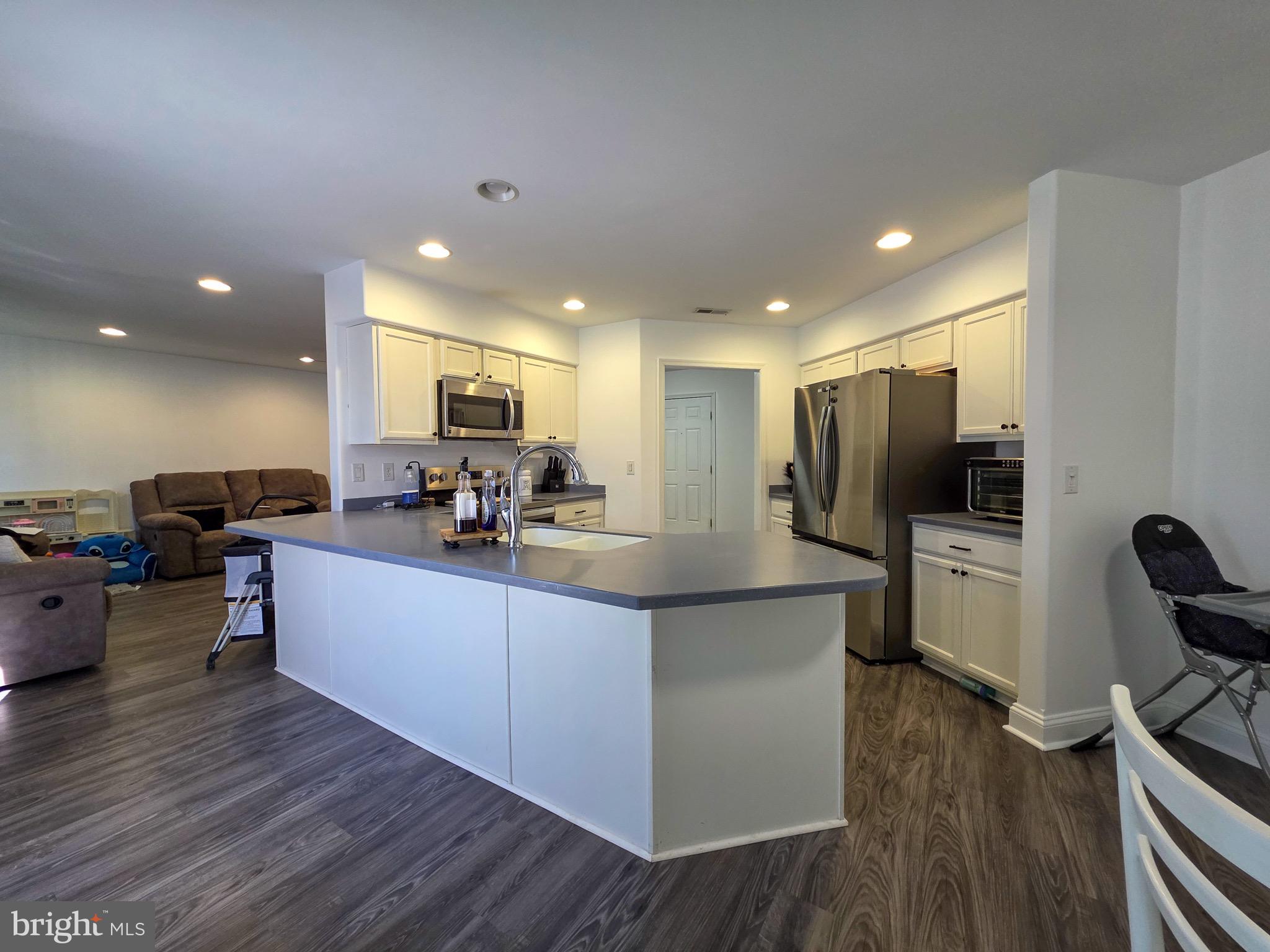 CYPRESS POINTE - Residential