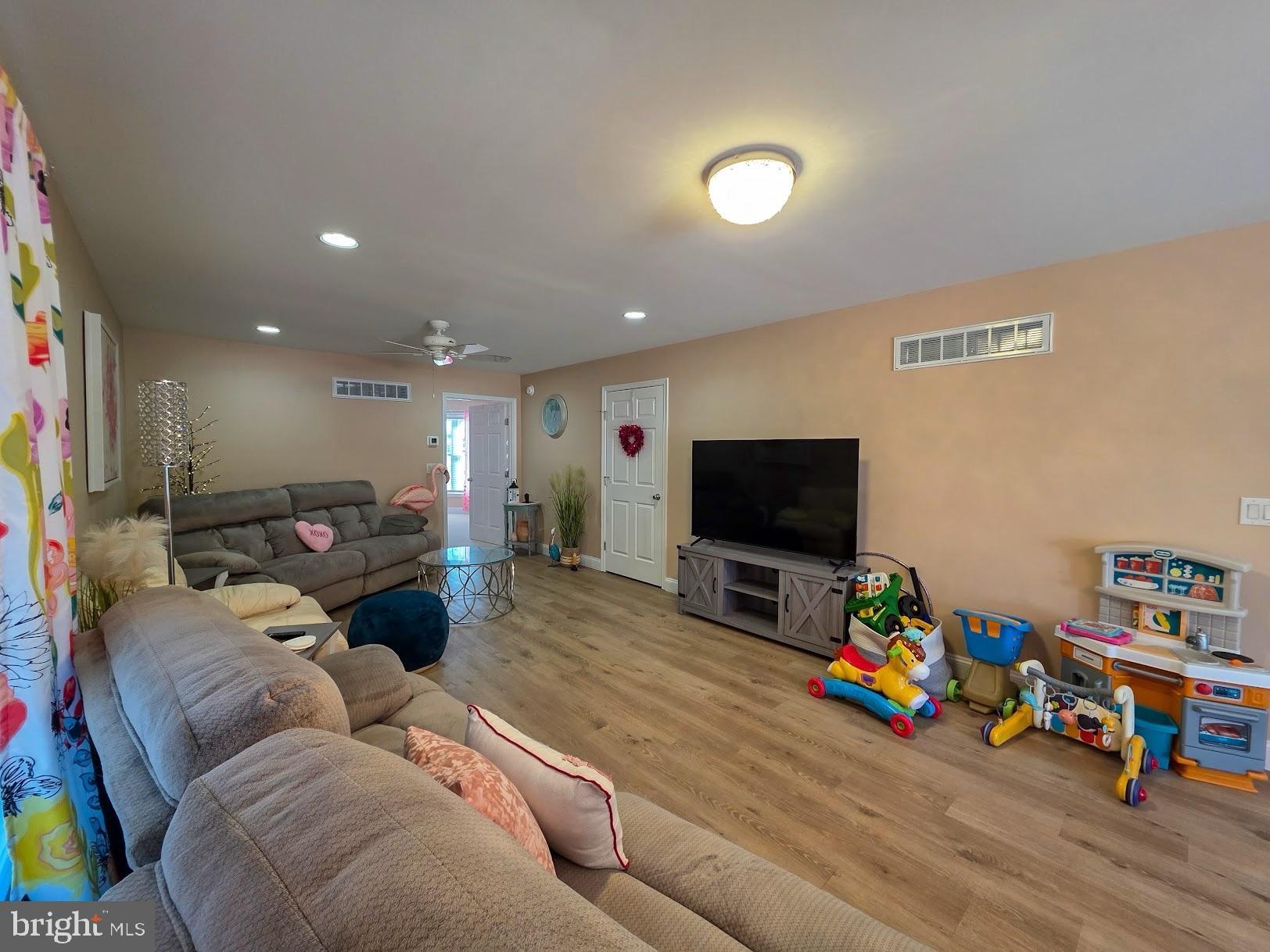 CYPRESS POINTE - Residential