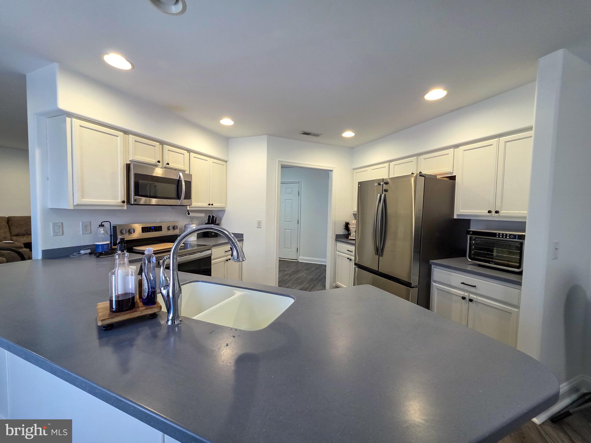 CYPRESS POINTE - Residential