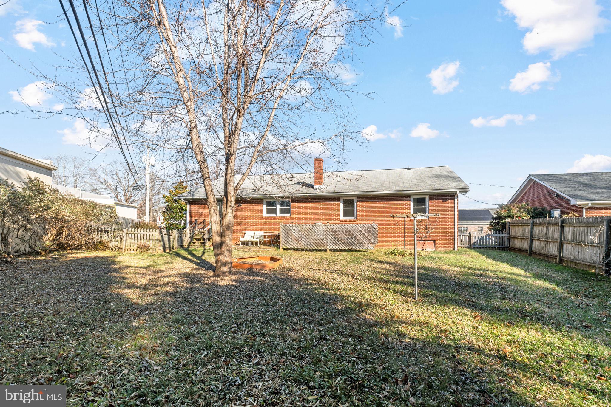 TOWN OF GORDONSVILLE - Residential