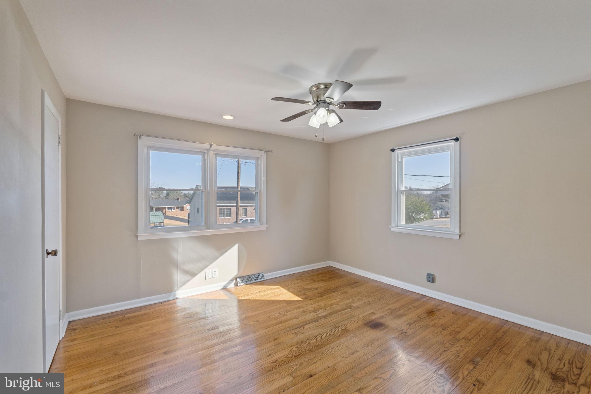 TOWN OF GORDONSVILLE - Residential