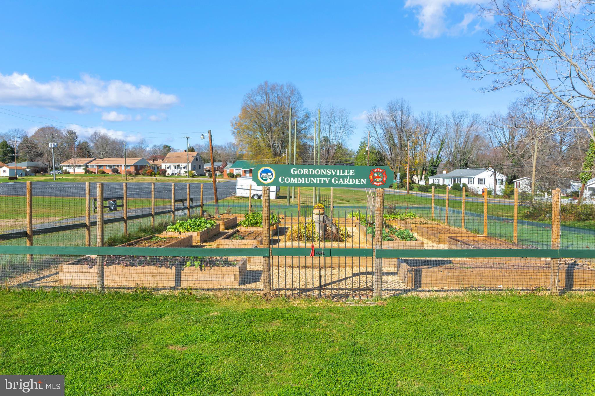 TOWN OF GORDONSVILLE - Residential