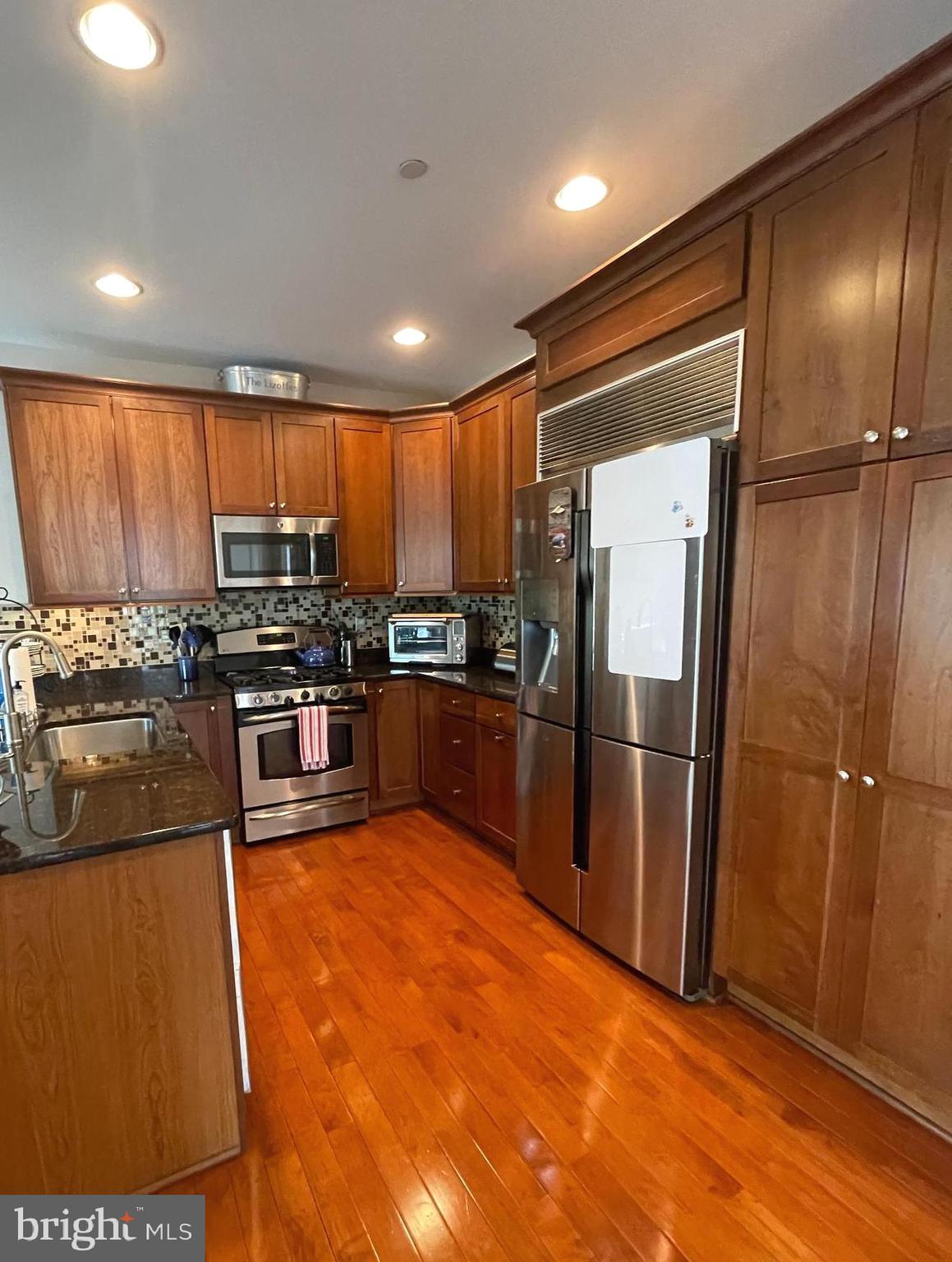 ARDMORE CROSSING - Residential Lease