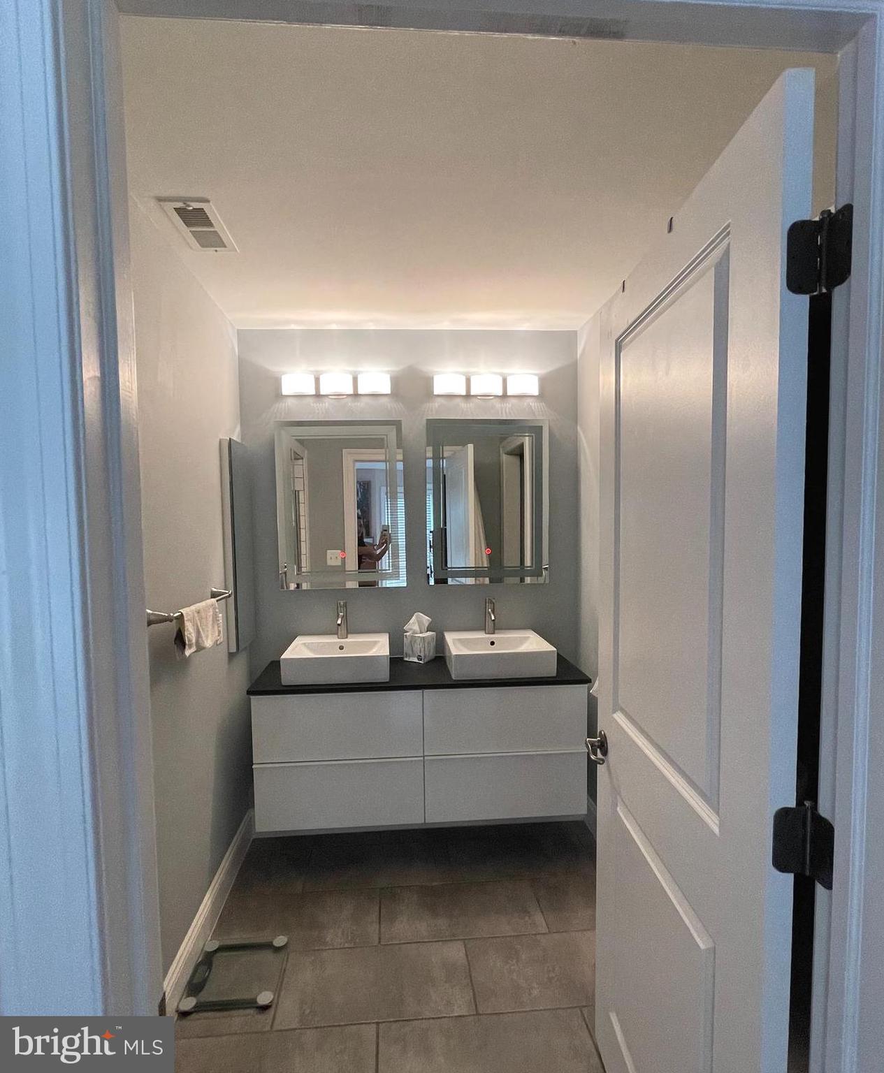 ARDMORE CROSSING - Residential Lease