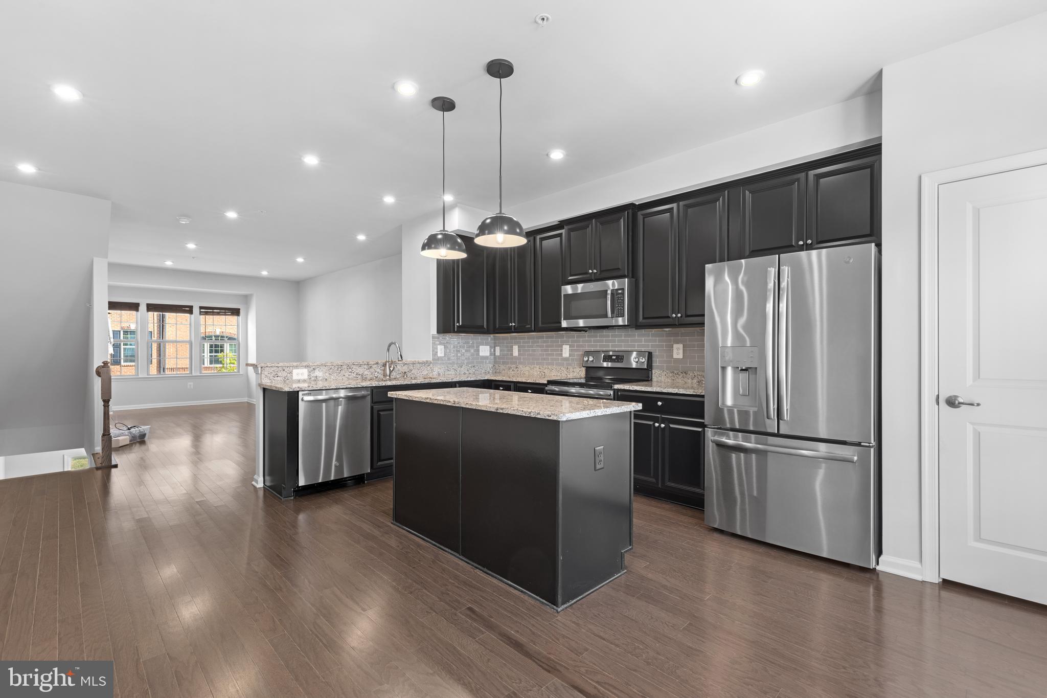 OLDHAM CROSSING - Residential Lease