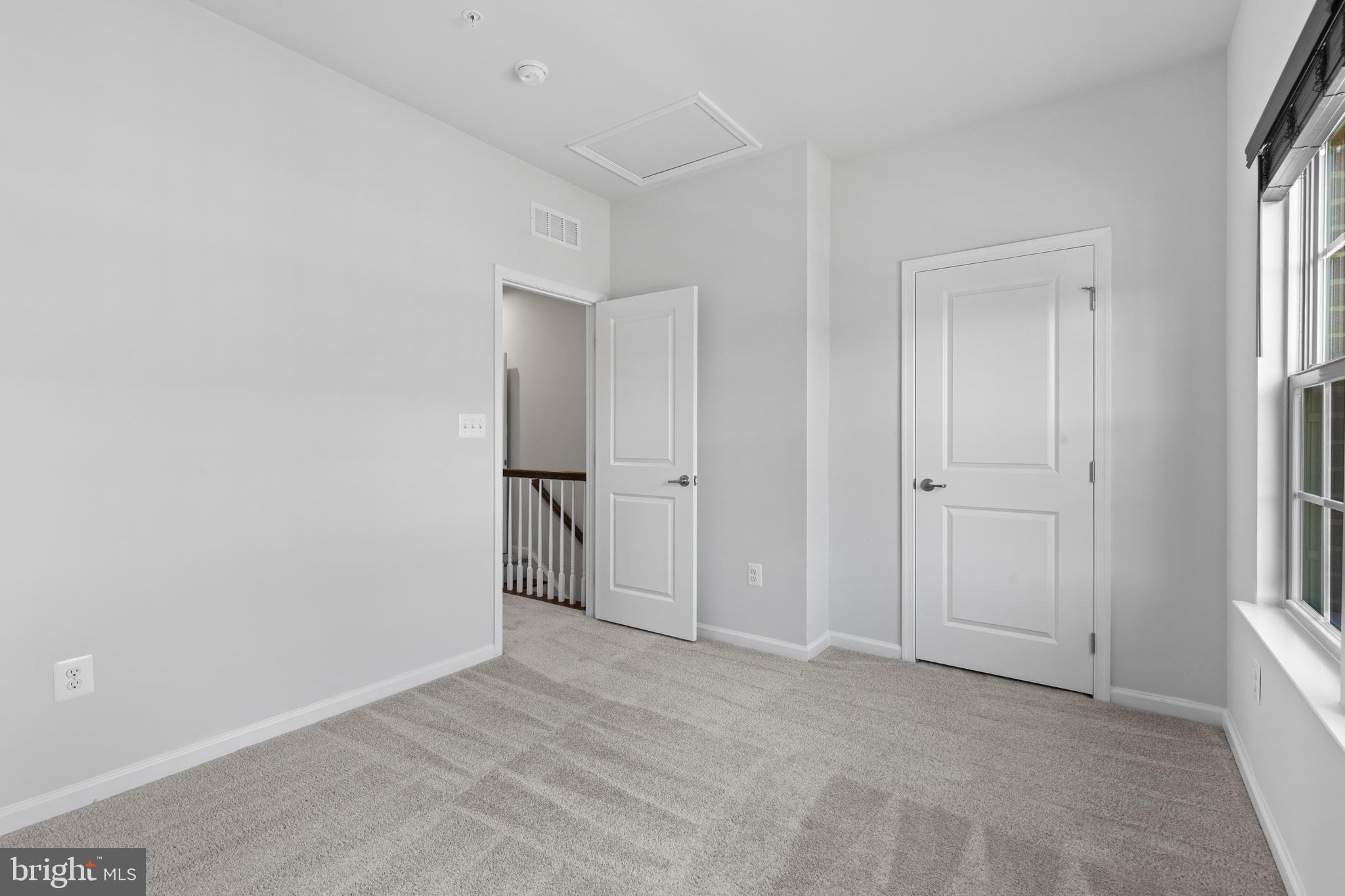 OLDHAM CROSSING - Residential Lease