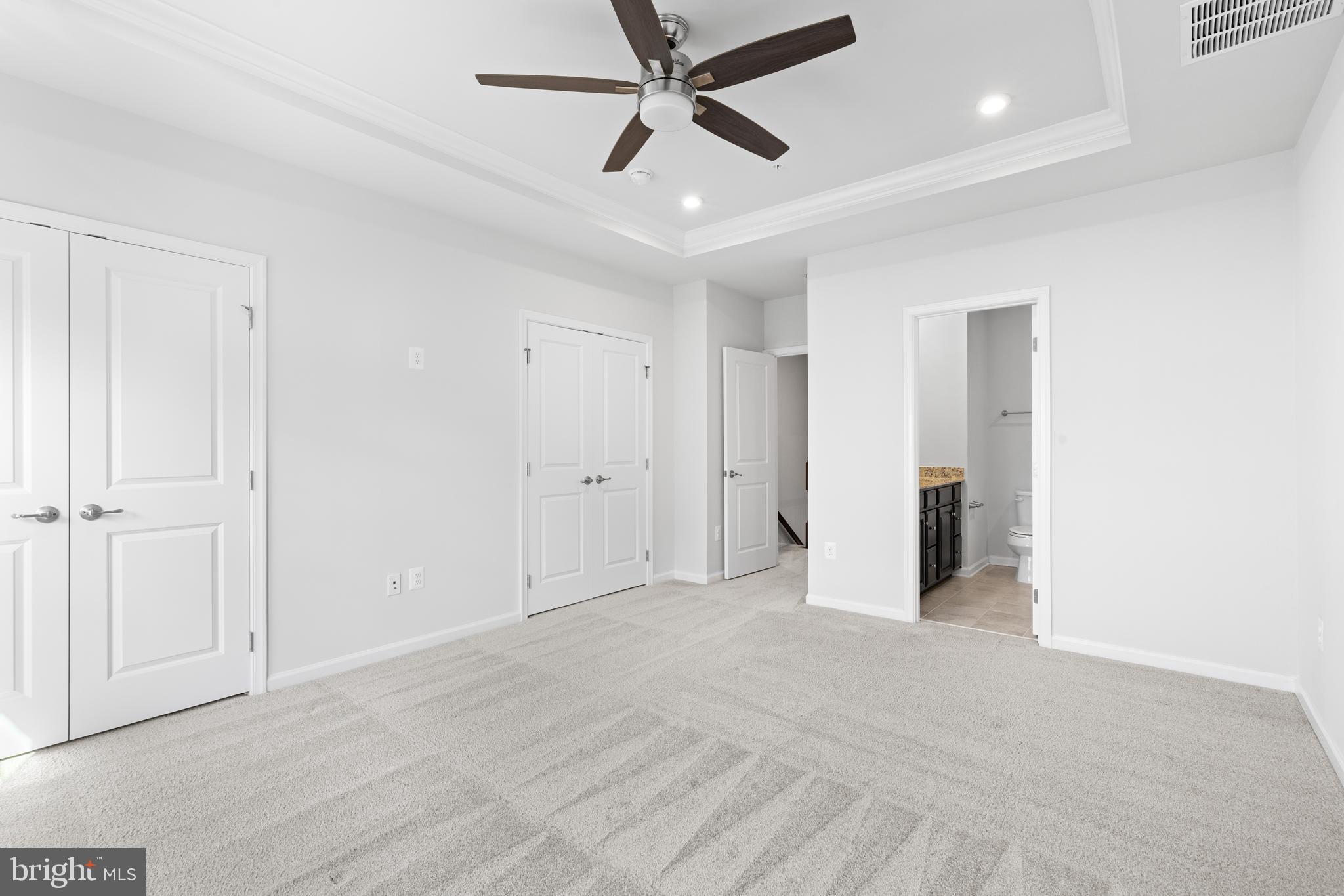 OLDHAM CROSSING - Residential Lease