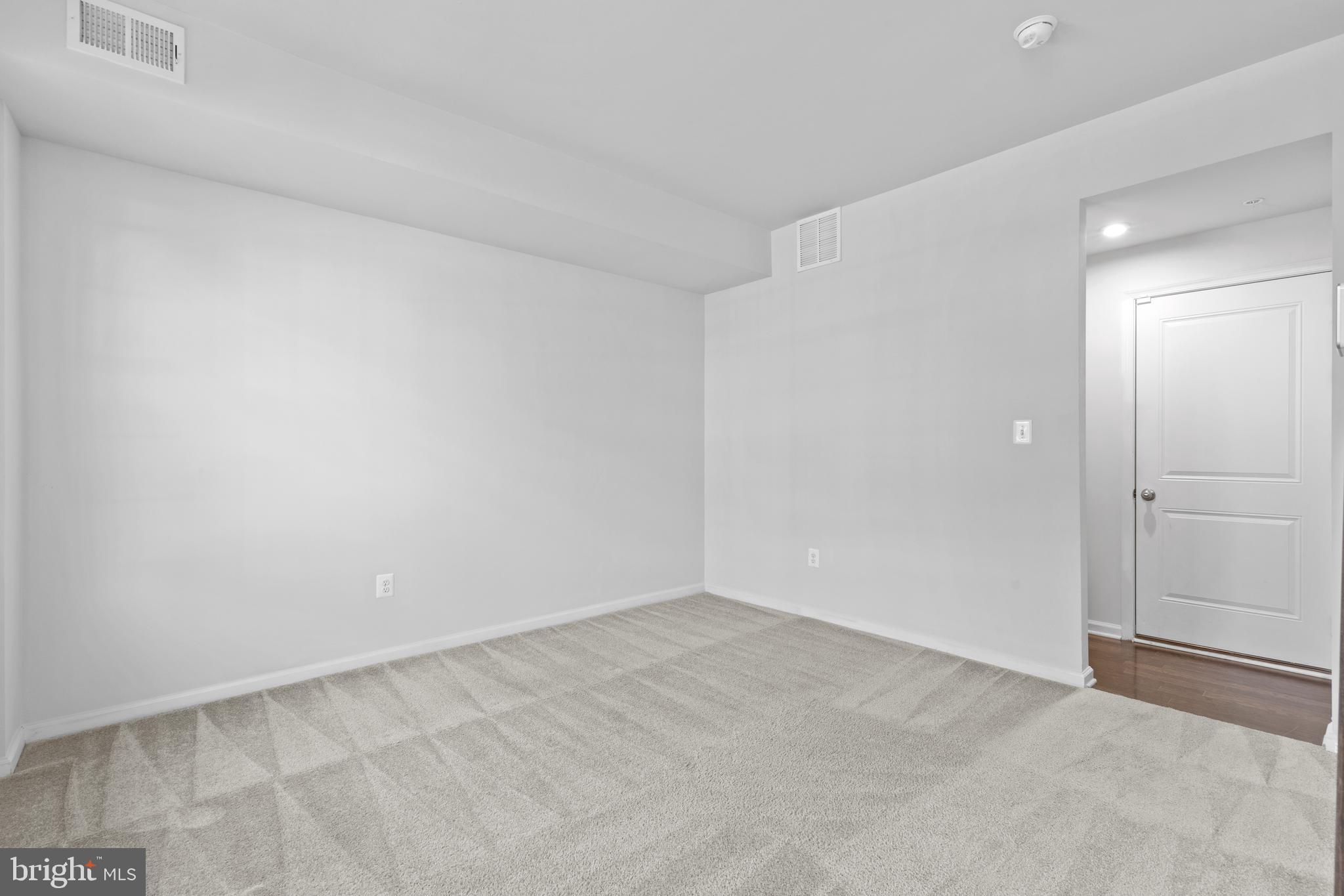 OLDHAM CROSSING - Residential Lease