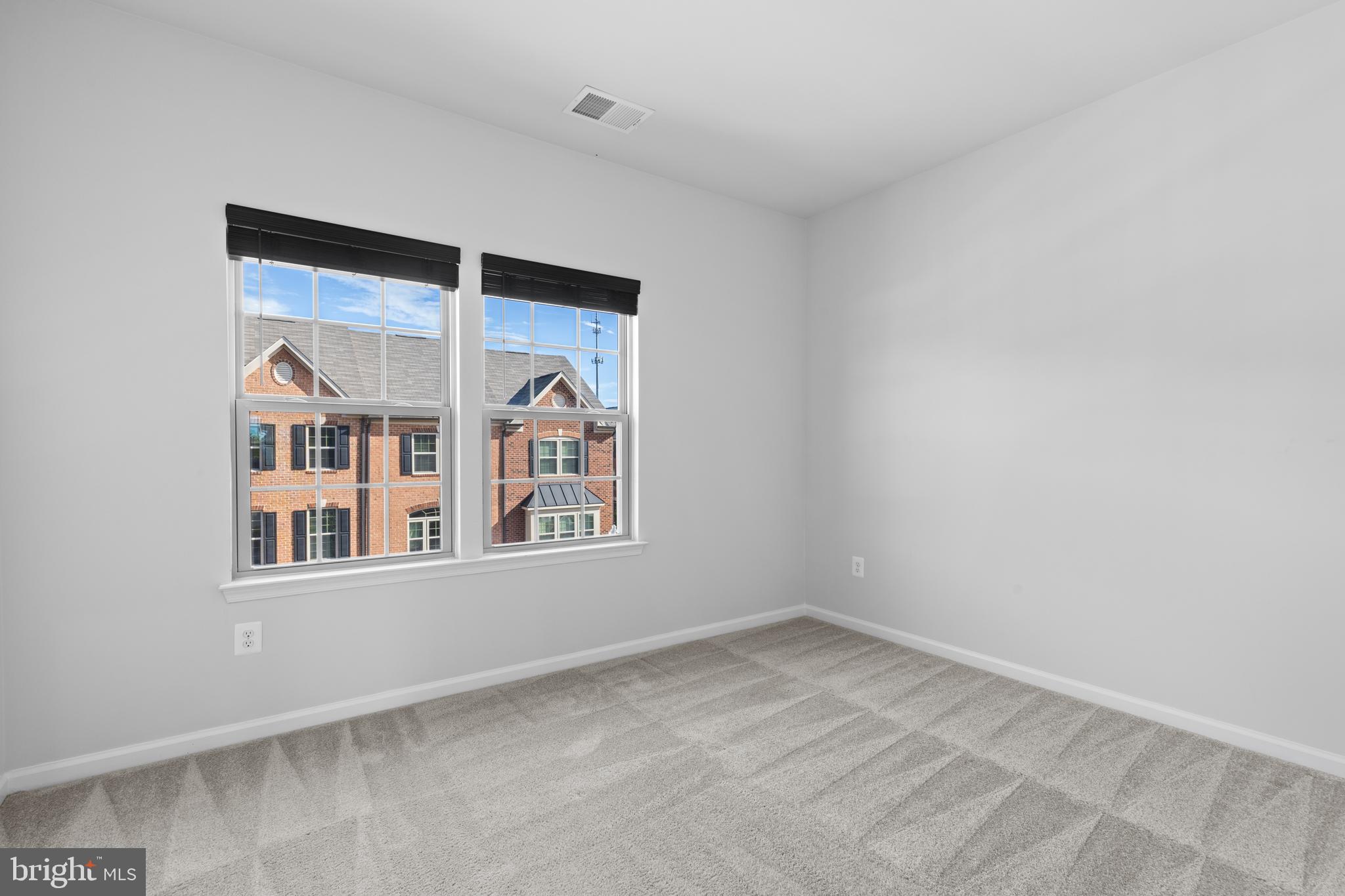 OLDHAM CROSSING - Residential Lease