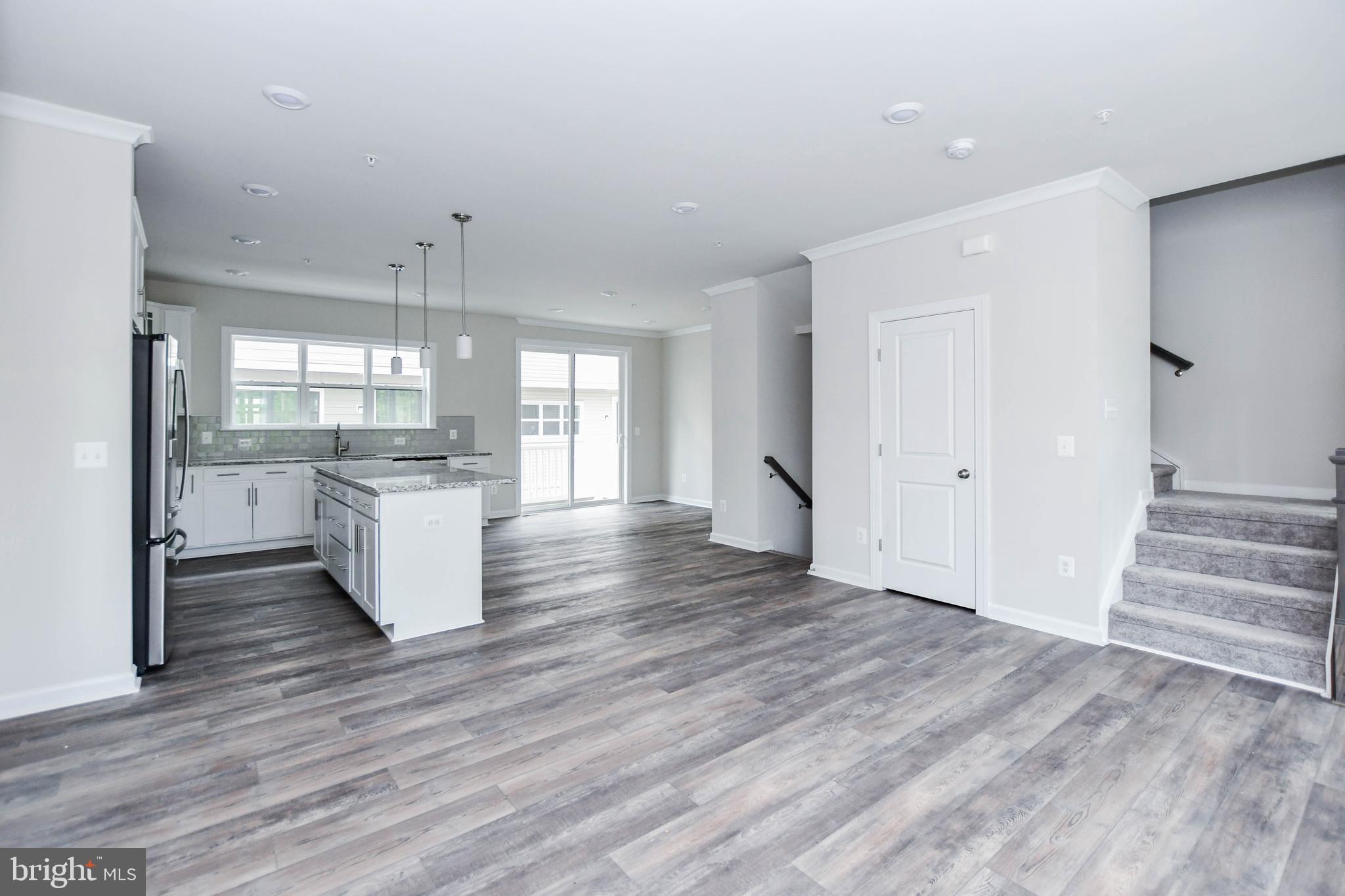 WESTSIDE AT SHADY GROVE METRO - Residential