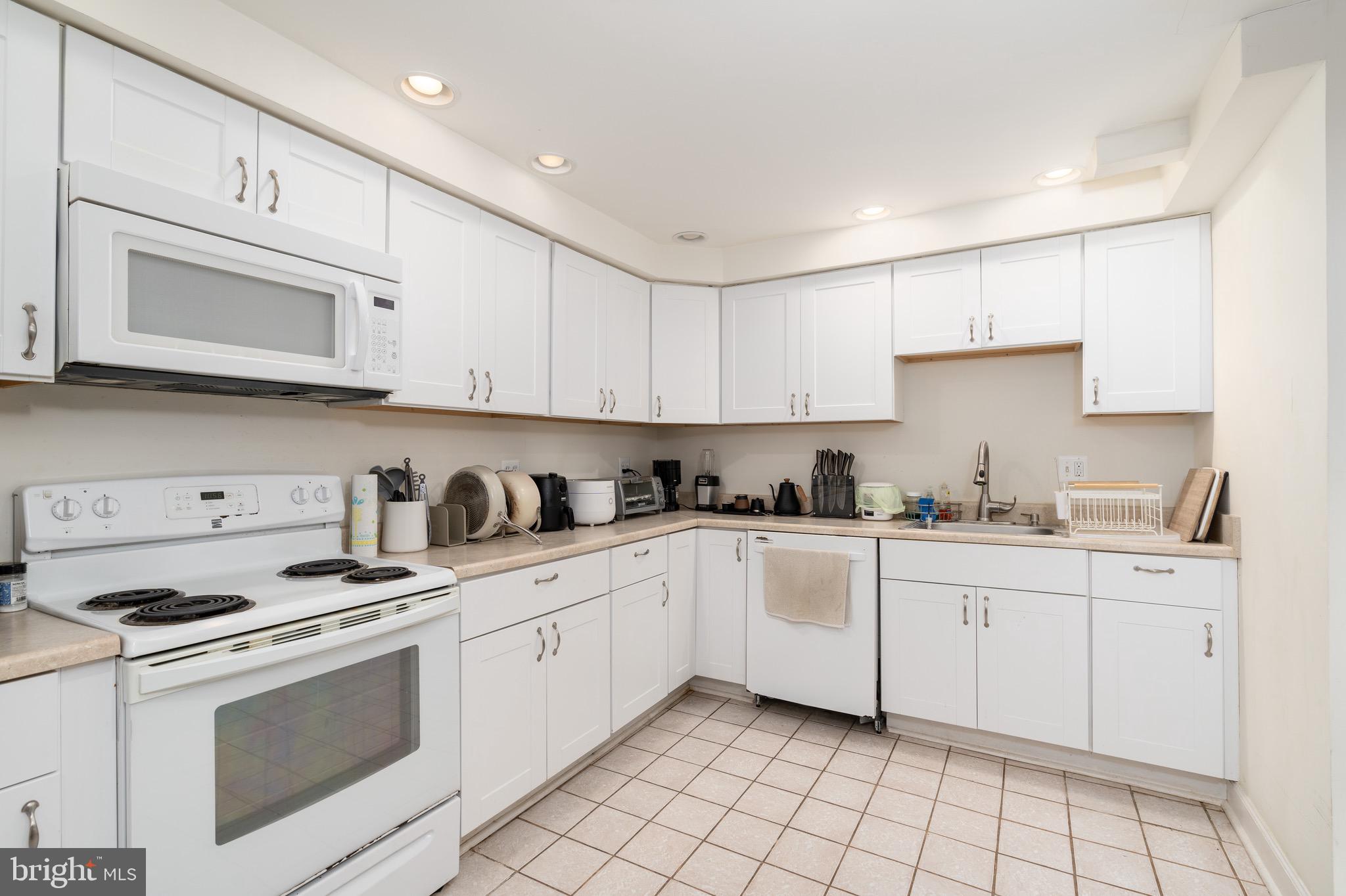 OBSERVATORY CIRCLE - Residential