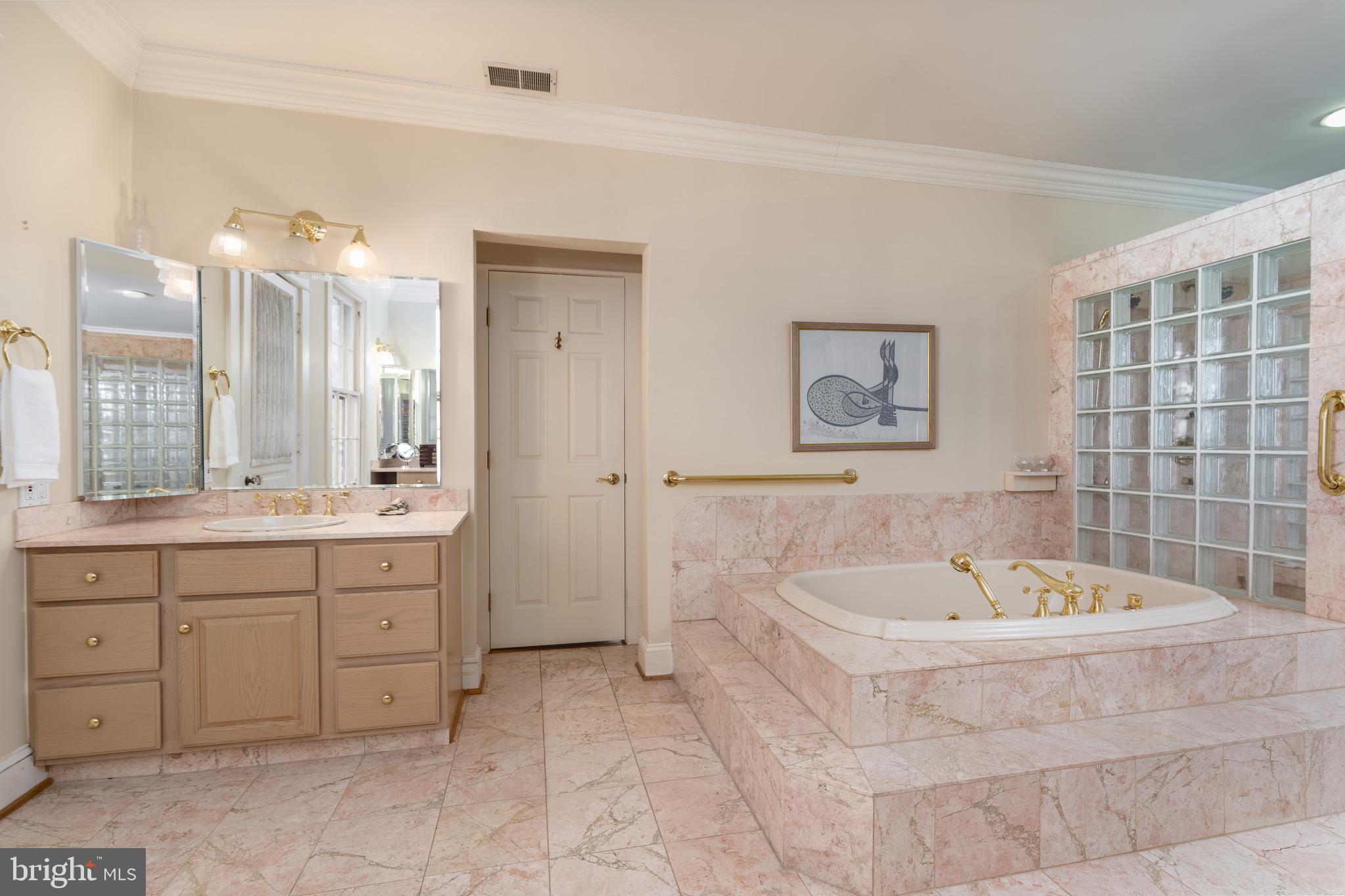 OBSERVATORY CIRCLE - Residential