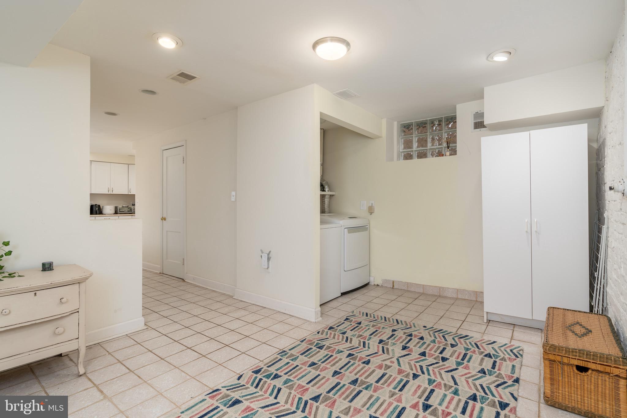 OBSERVATORY CIRCLE - Residential