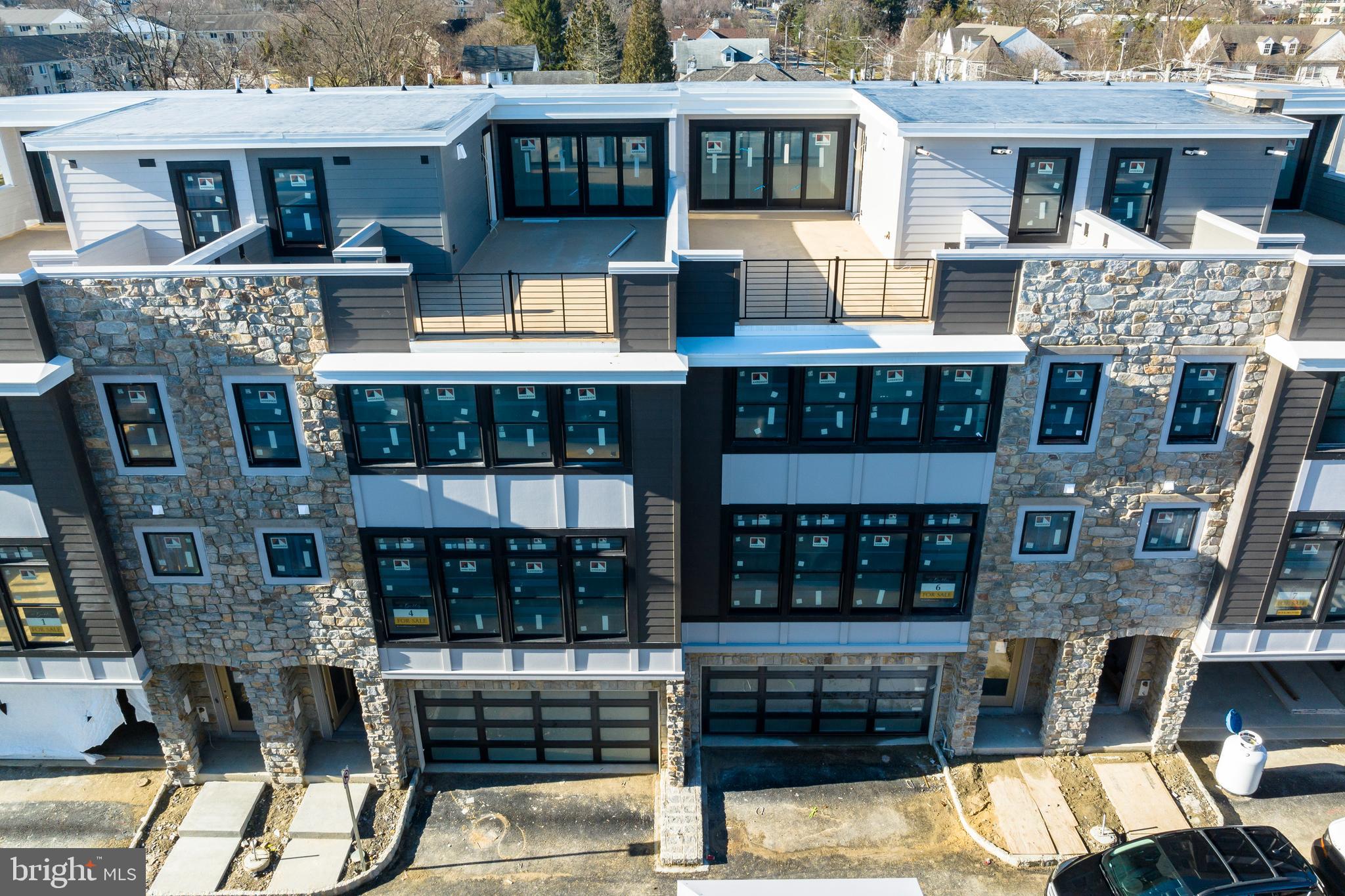 BROWNSTONES AT BERKLEY - Residential