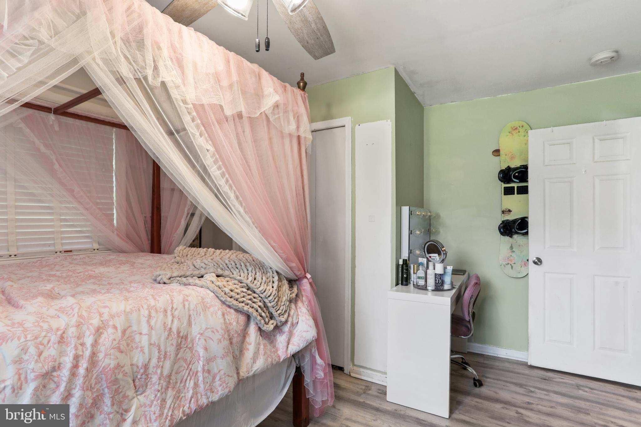 KEYES FERRY ACRES - Residential