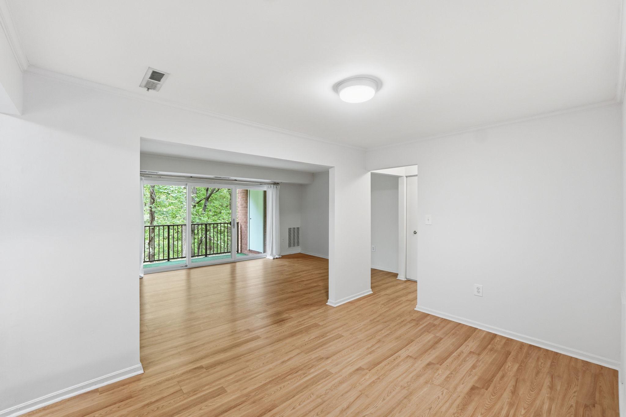 876 COLLEGE PARKWAY 201