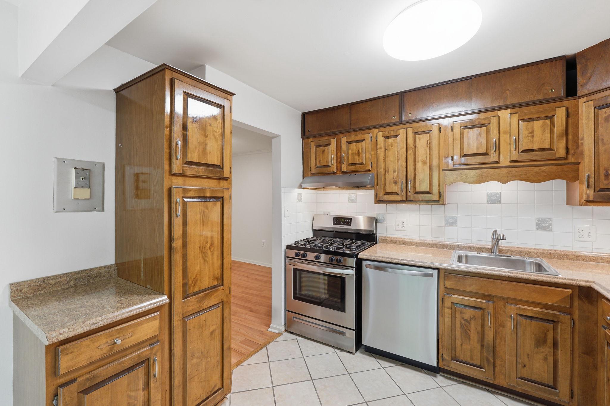 PLYMOUTH GARDENS - Residential
