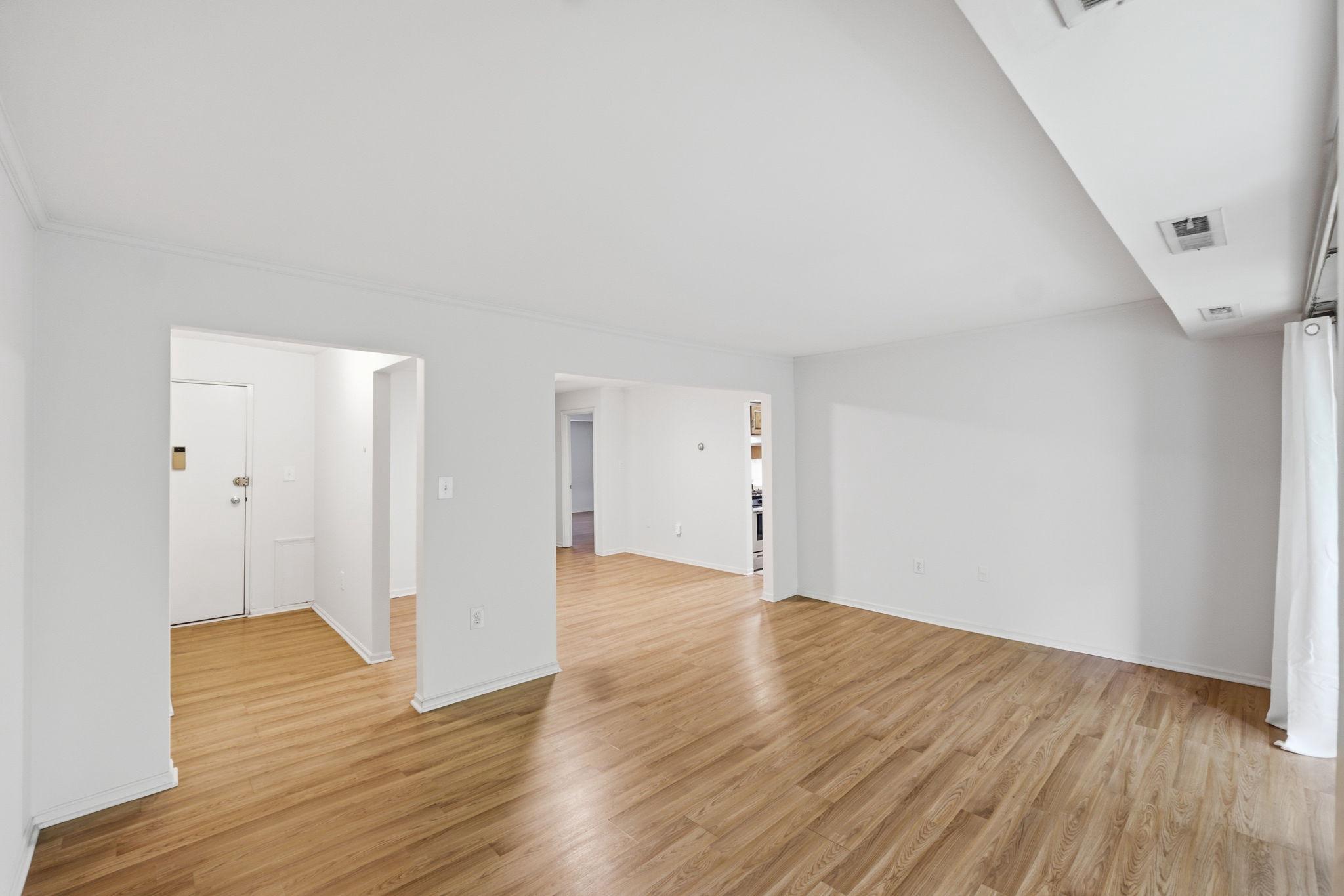 876 COLLEGE PARKWAY 201