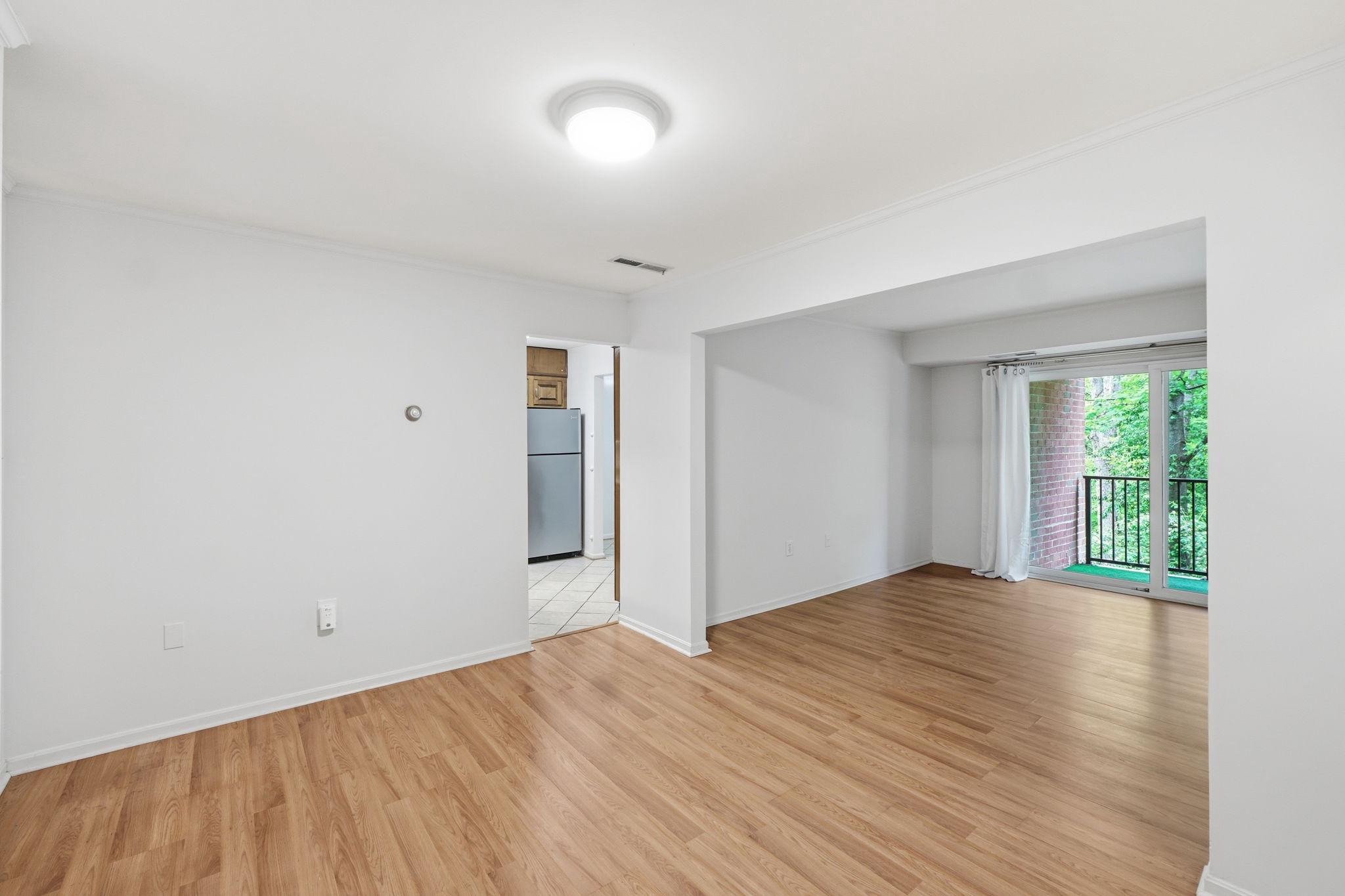 876 COLLEGE PARKWAY 201