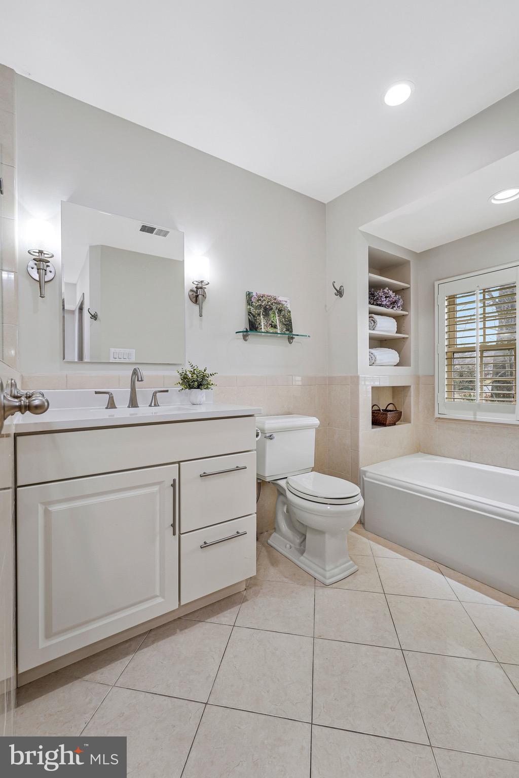 HAWTHORNE ESTATES - Residential