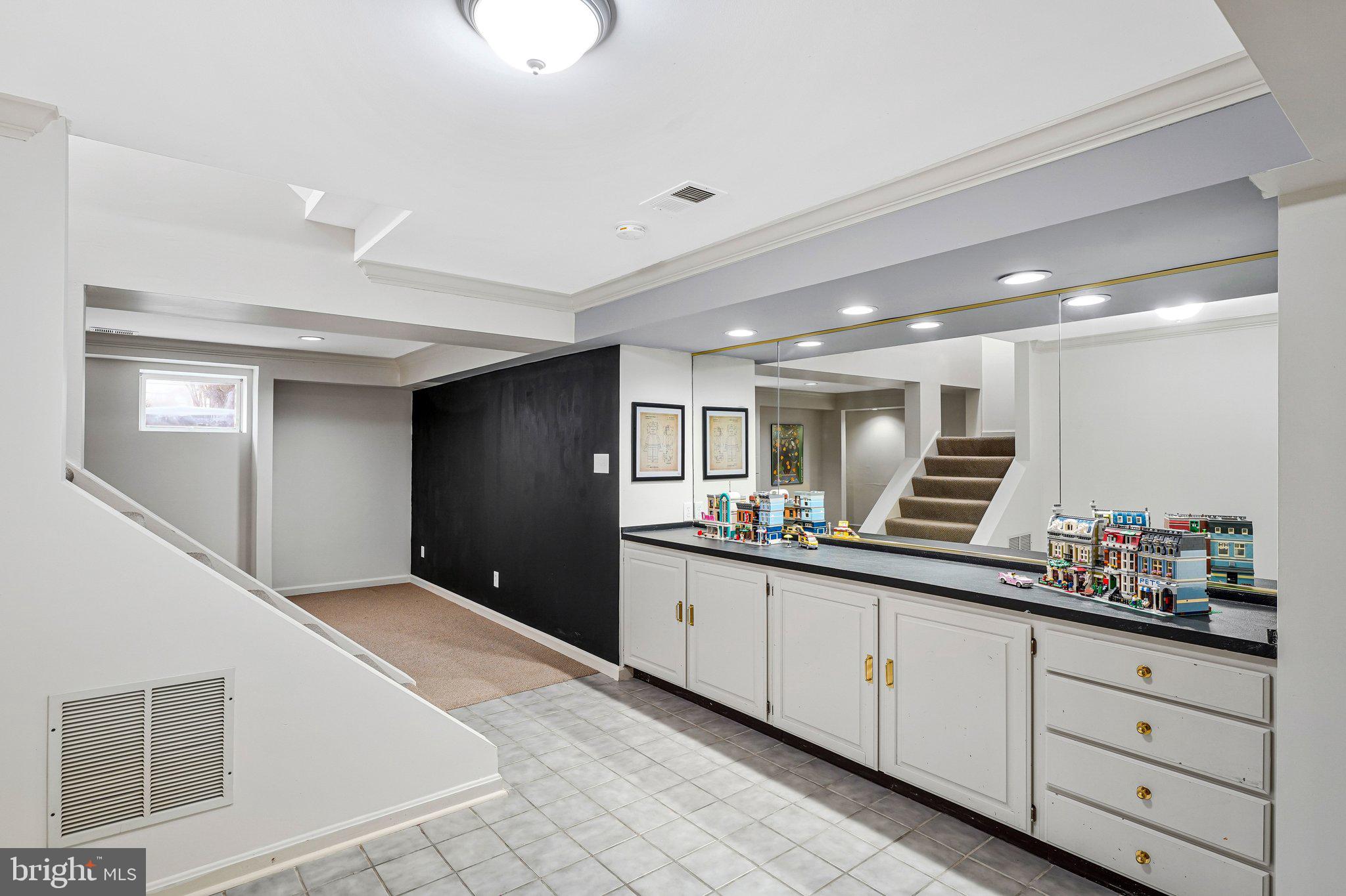 HAWTHORNE ESTATES - Residential