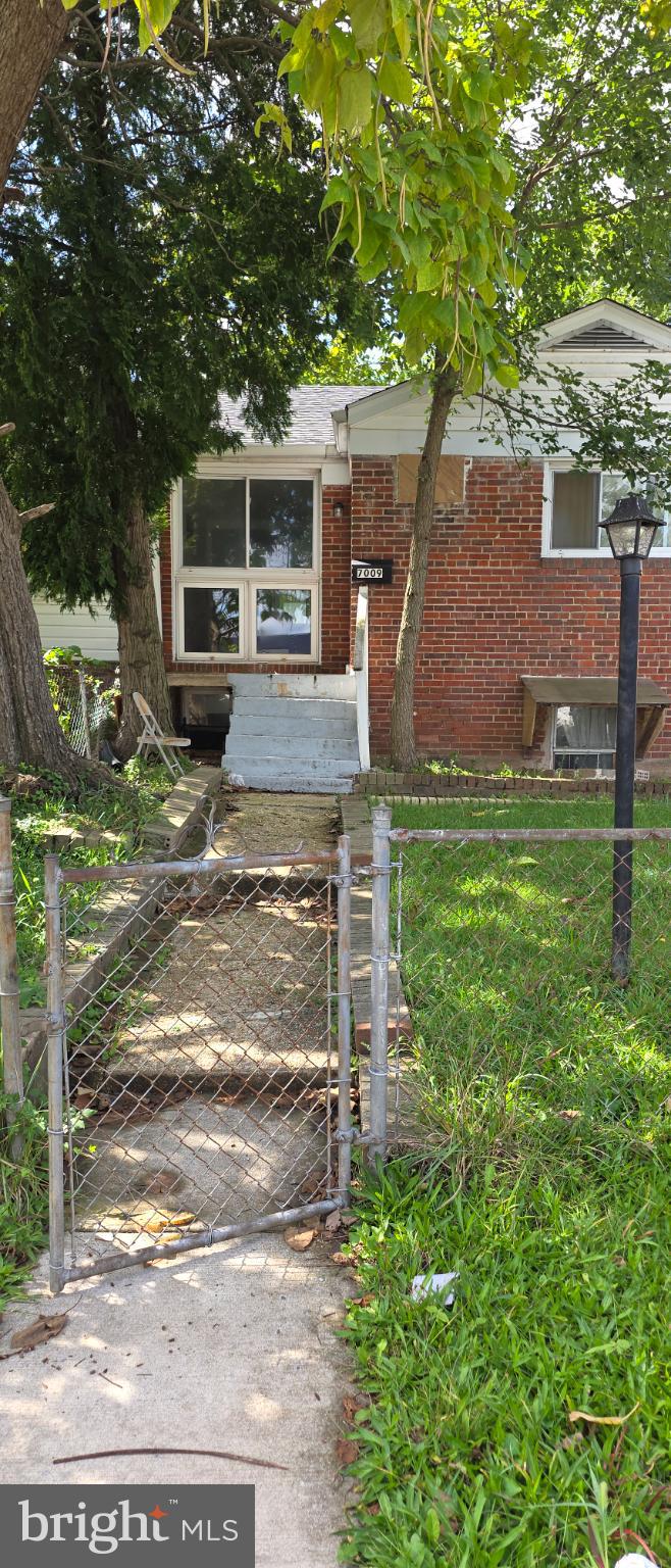 7009 FREEPORT STREET