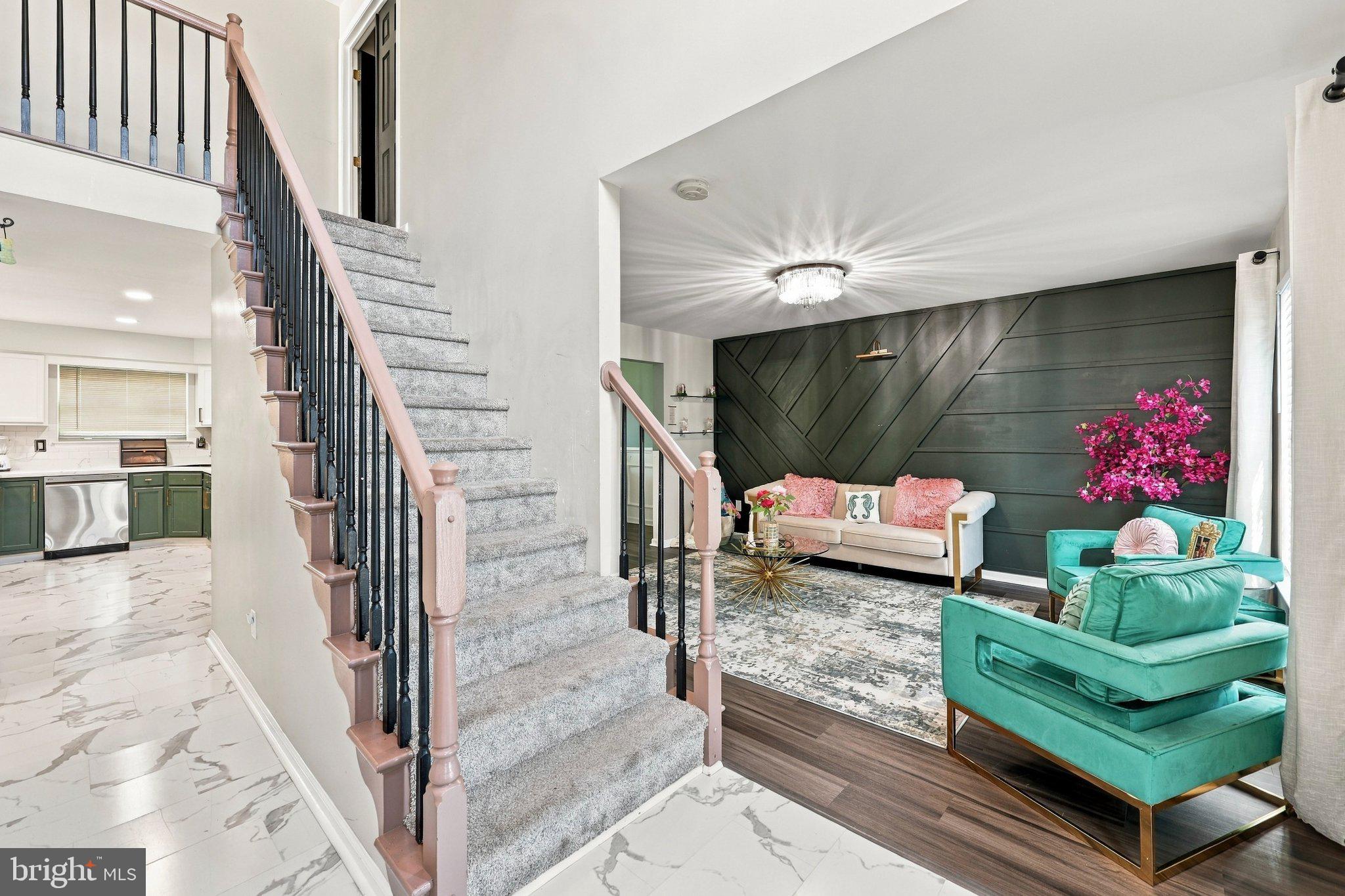 4 W KENNEDY DRIVE