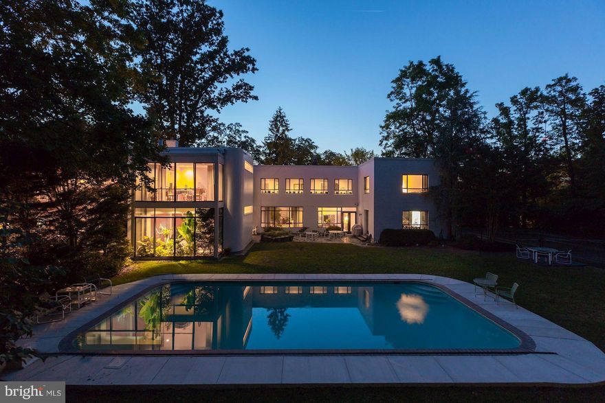 Incredible modern contemporary home on large 0.65-acre lot neighboring Battery Kemble Park. Situated on a high point of land, the property is 150 feet wide at the front and rear with large U-shaped home with private garden including pool and tennis court. 7 BR, 7.5 BA, a 3-car garage w/ motor court - perfect for family or entertaining offering a private retreat in the city.  MAKE IT YOURS!