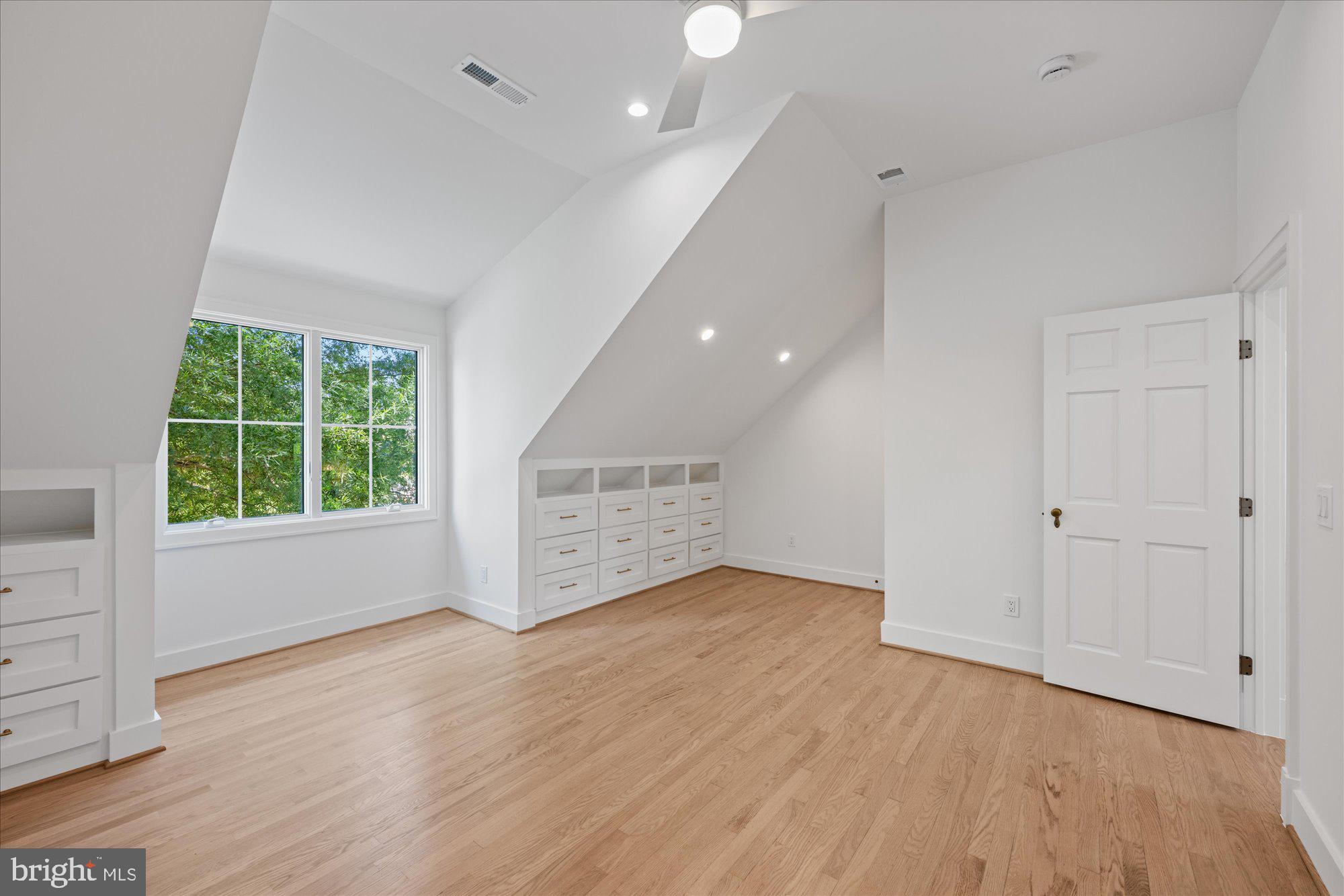 ELLISON HEIGHTS - Residential