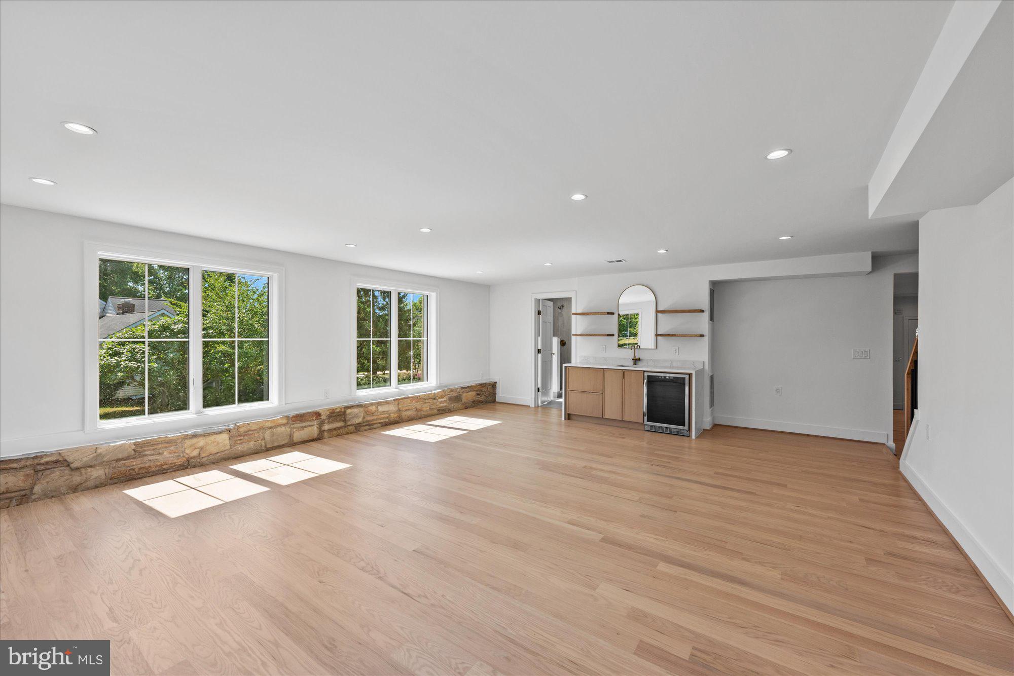 ELLISON HEIGHTS - Residential