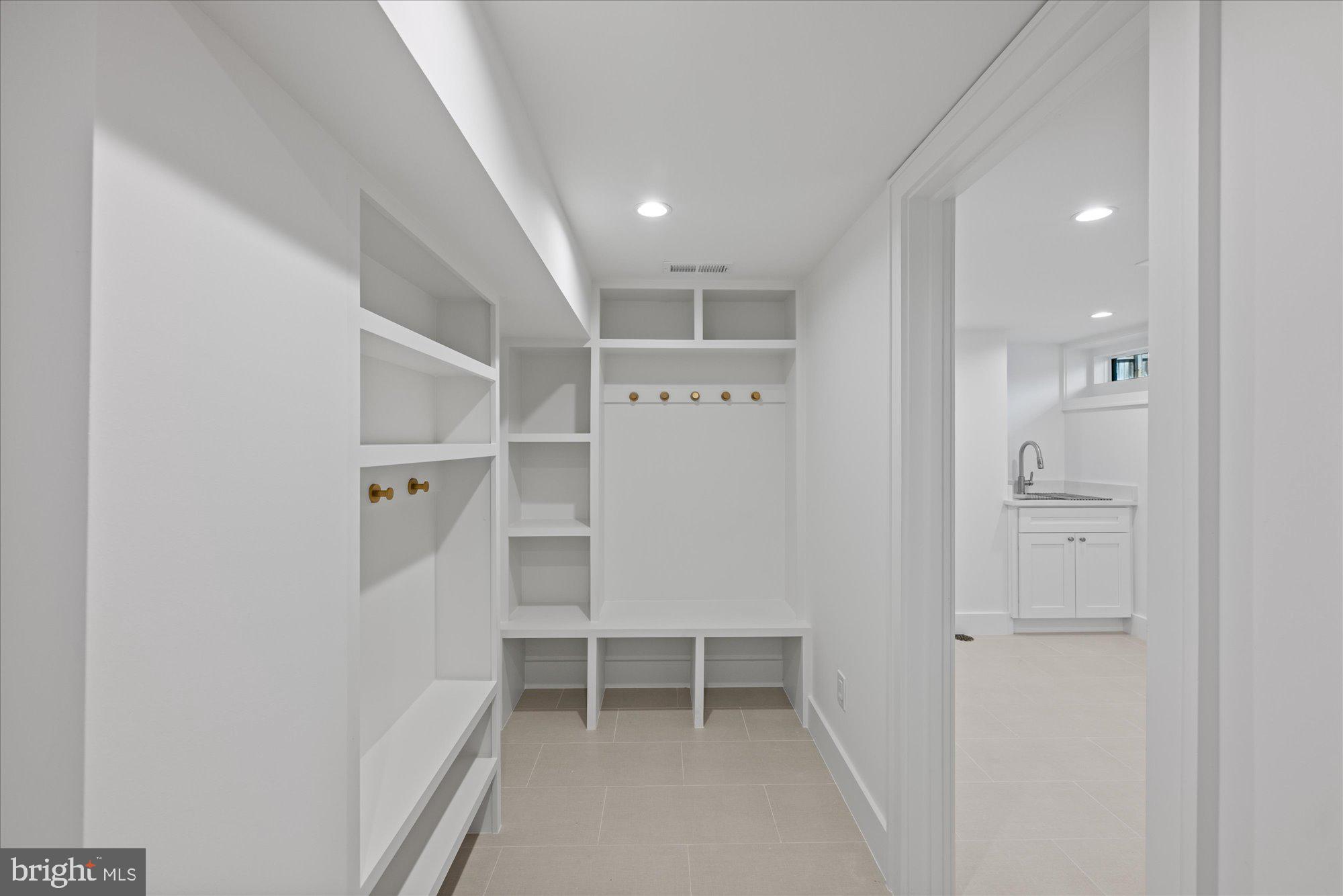 ELLISON HEIGHTS - Residential