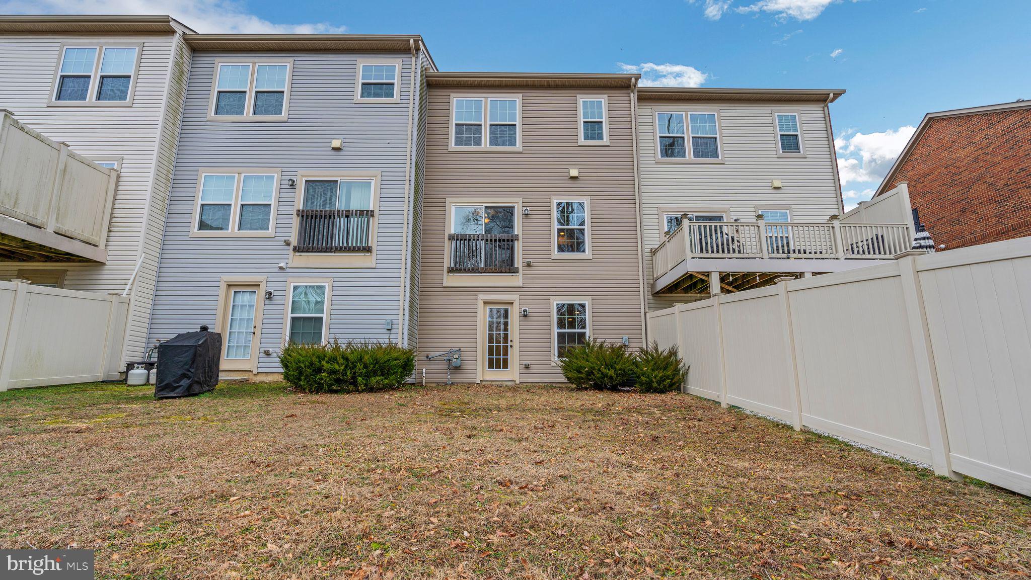 FIELDSIDE AT ST CHARLES - Residential