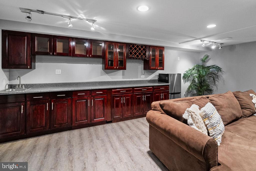 FARMINGTON - Residential