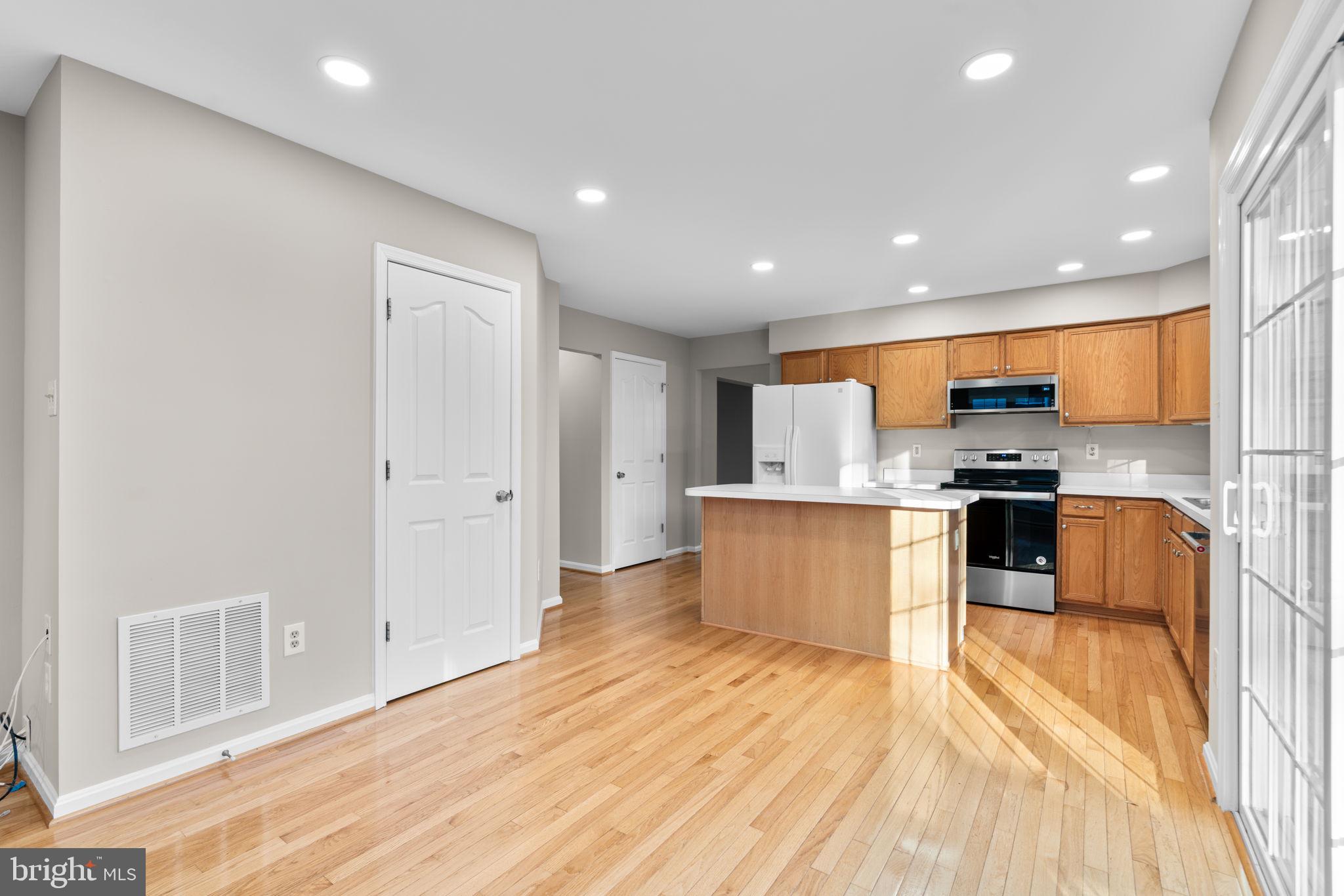 KINGSVIEW VILLAGE - Residential