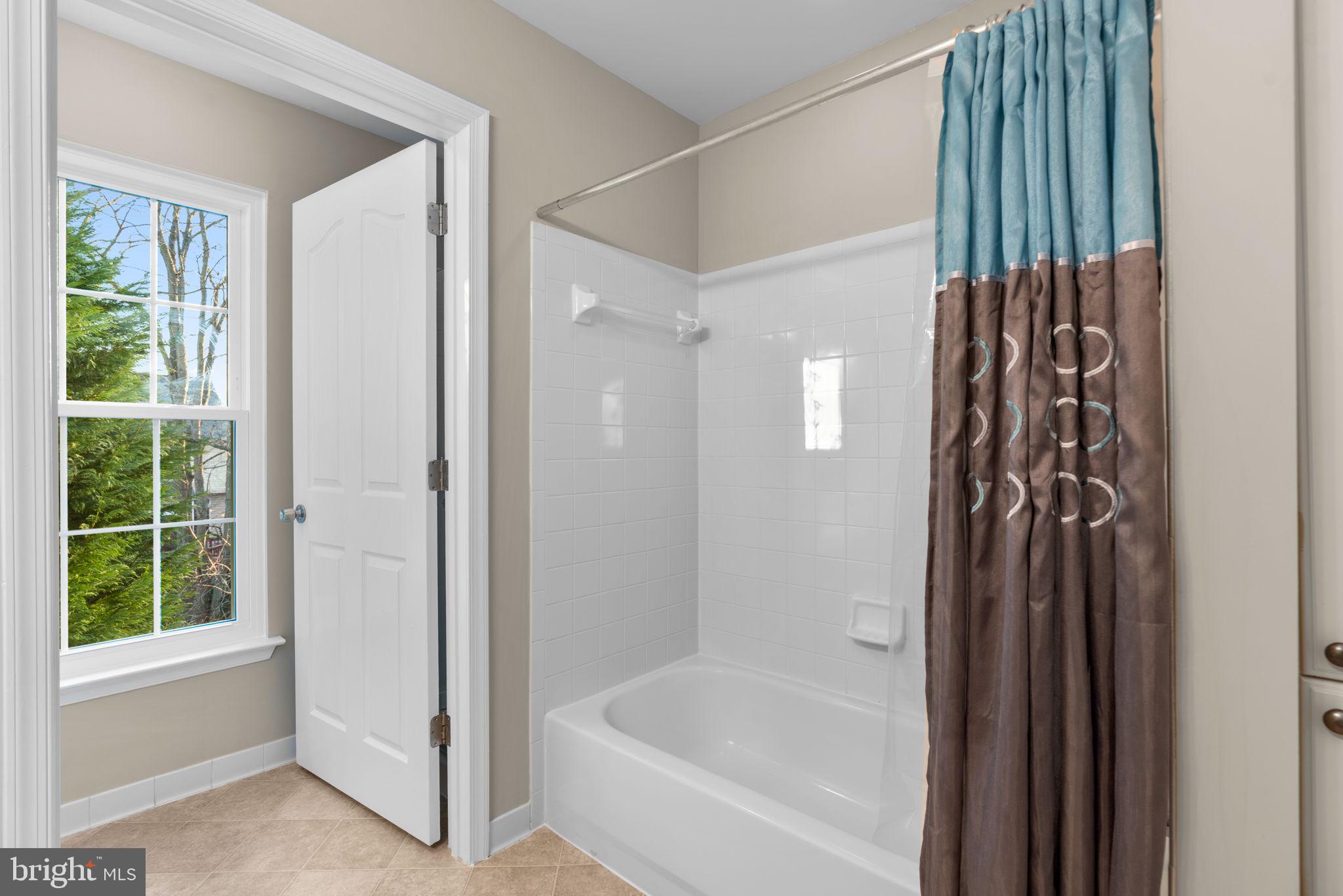 KINGSVIEW VILLAGE - Residential