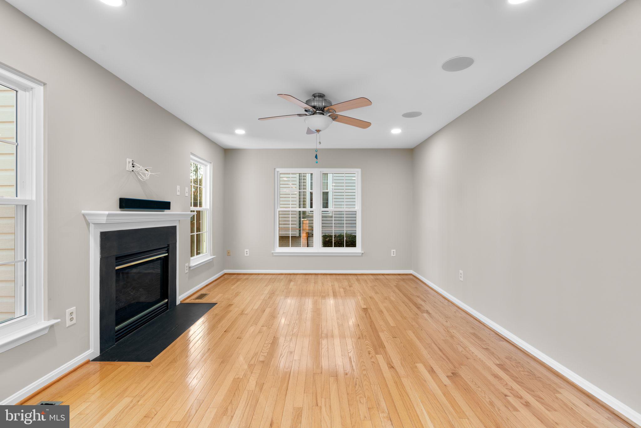 KINGSVIEW VILLAGE - Residential