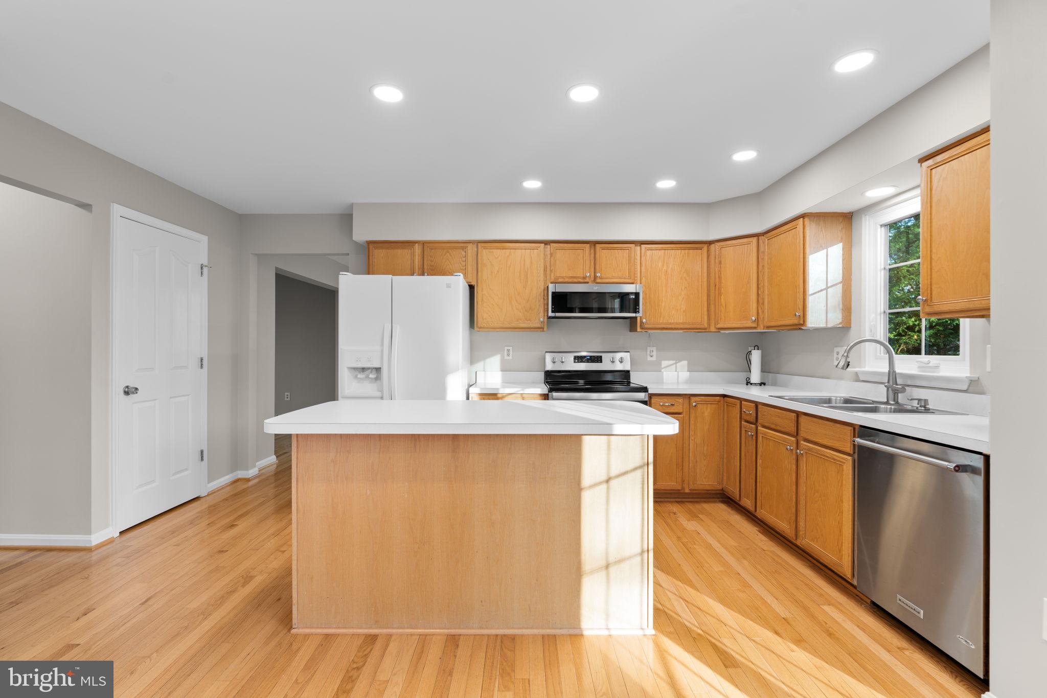 KINGSVIEW VILLAGE - Residential