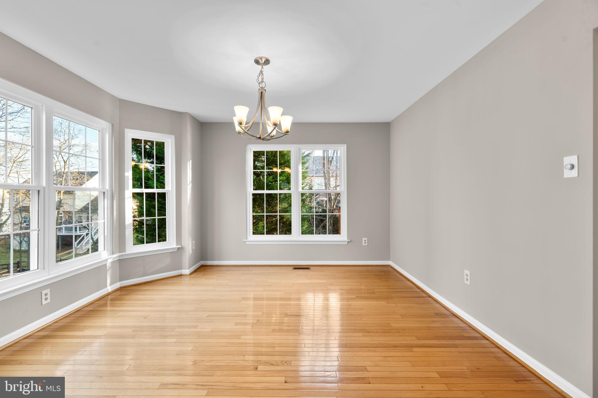 KINGSVIEW VILLAGE - Residential