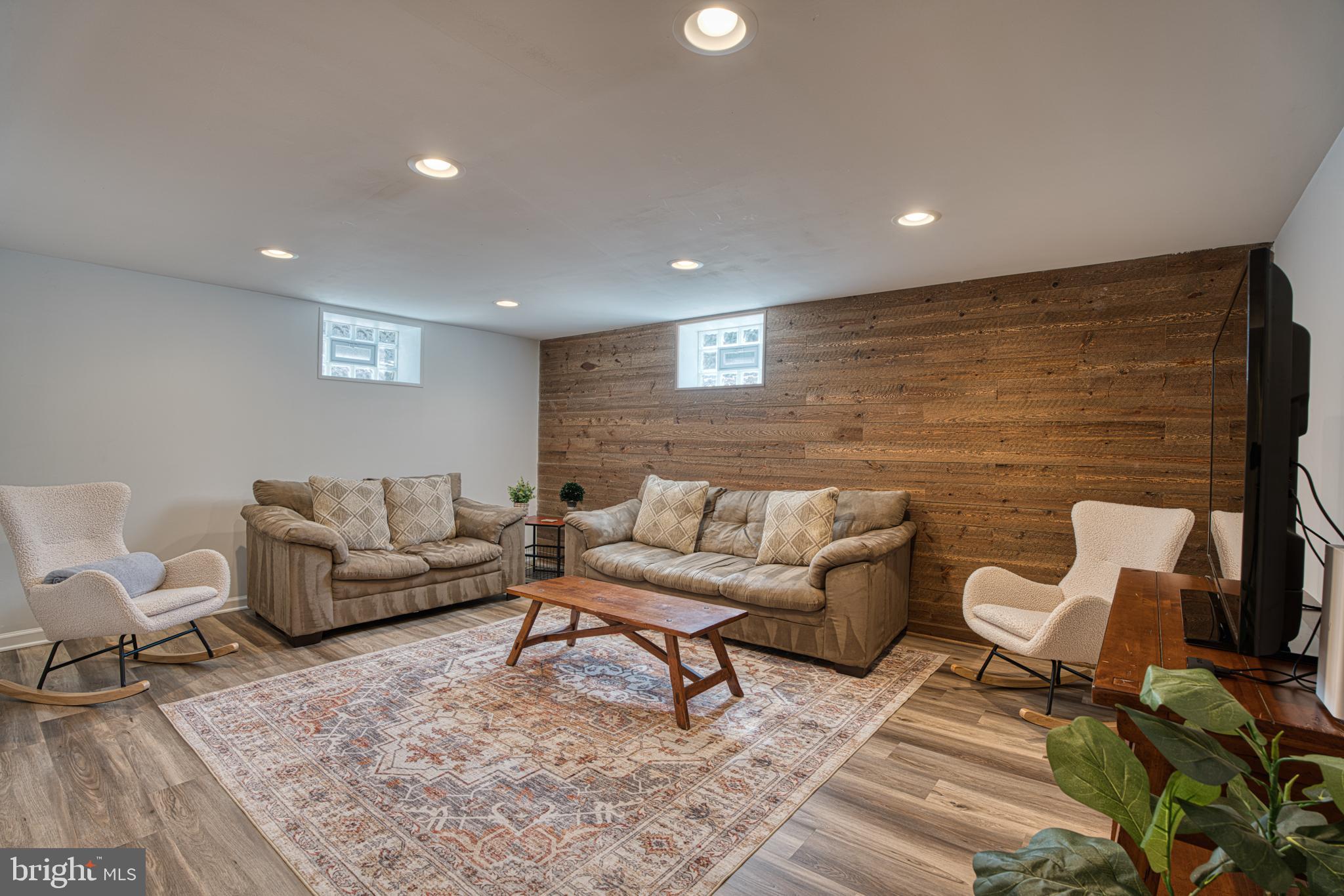 KNOLLWOOD - Residential