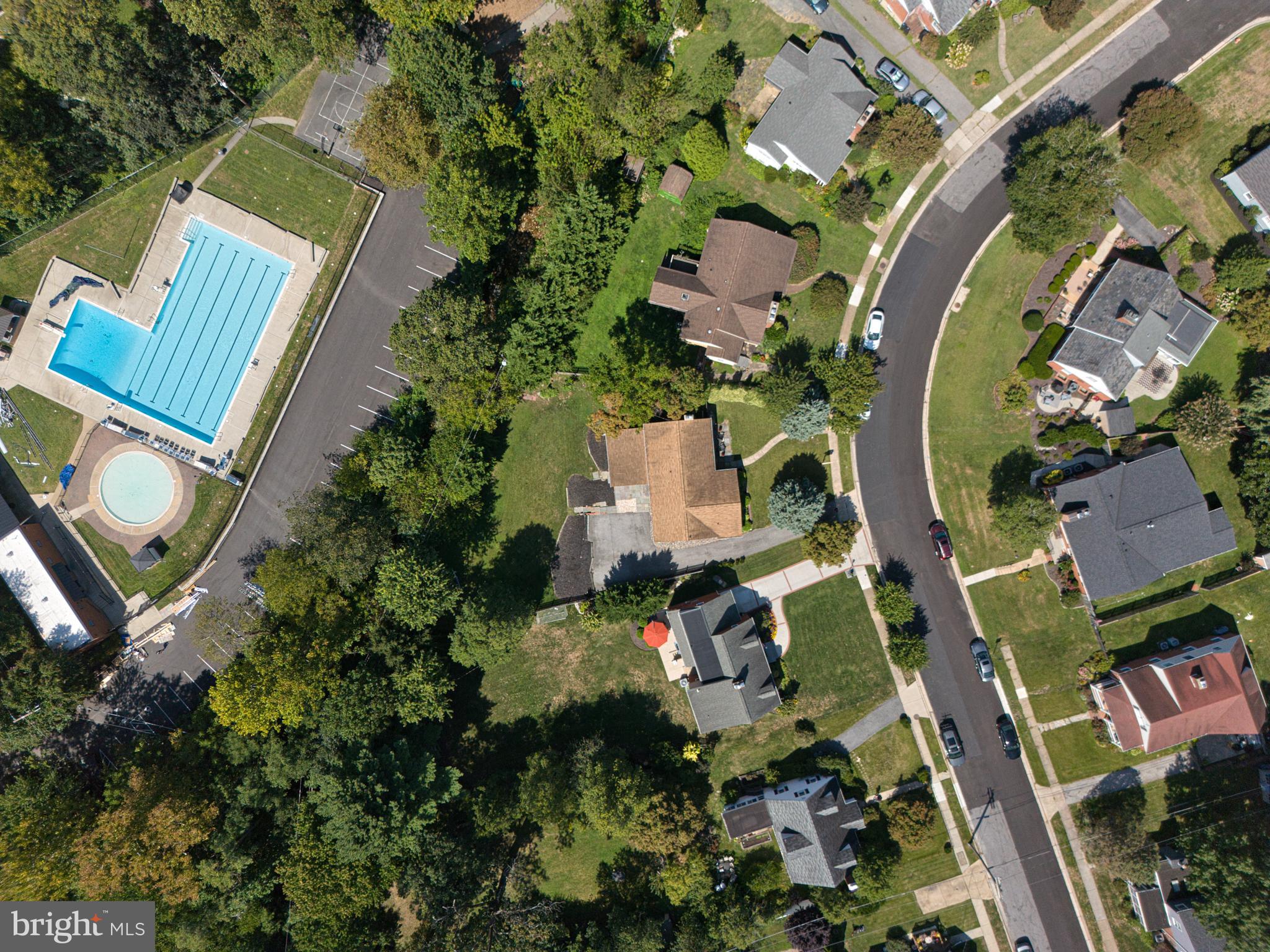 KNOLLWOOD - Residential